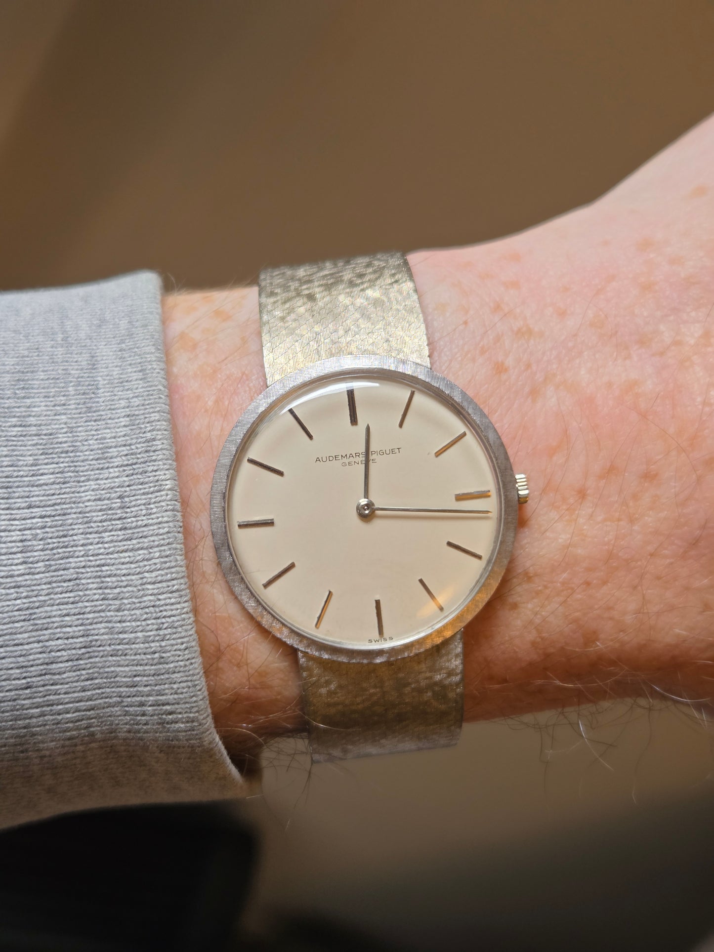 Audemars Piguet Vintage “Disco Volante” in 18k White Gold, 34mm (Manual Movement)