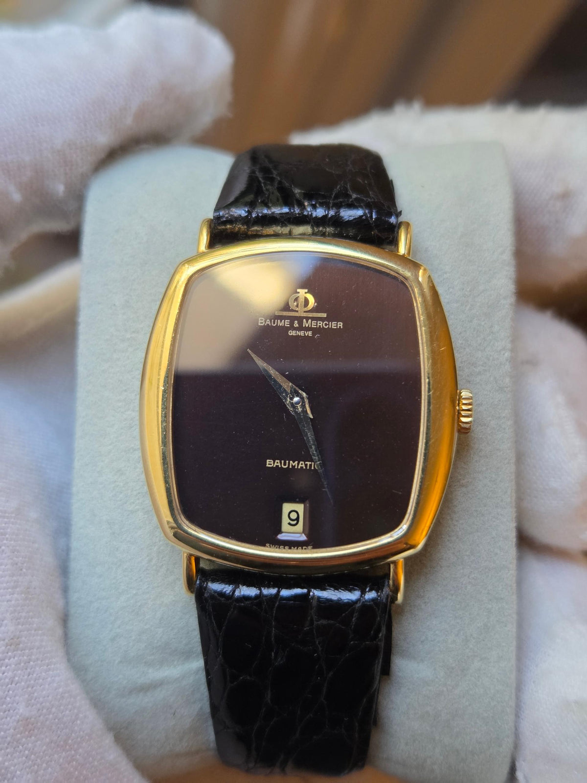 Baume & Mercier Baumatic Serviced and warranty , solid 18k gold with a beautiful dial