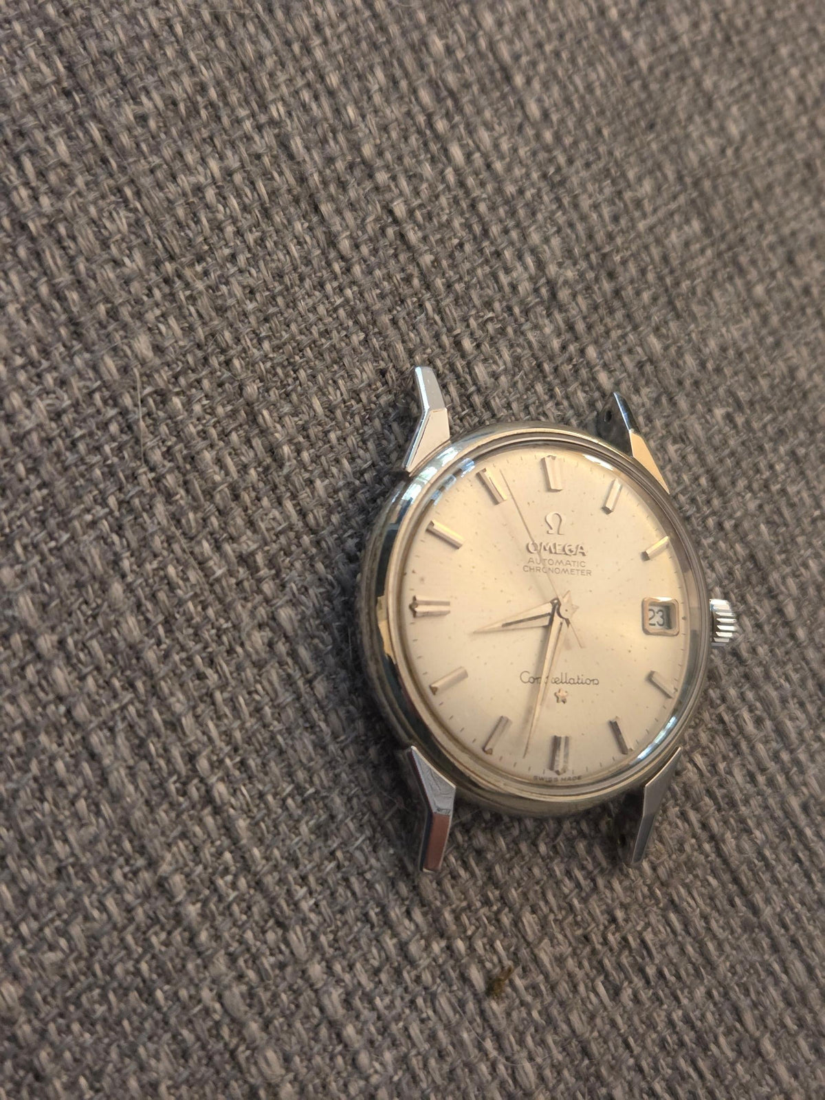 Omega Constellation Dogleg cal 561 similar to 168.005
