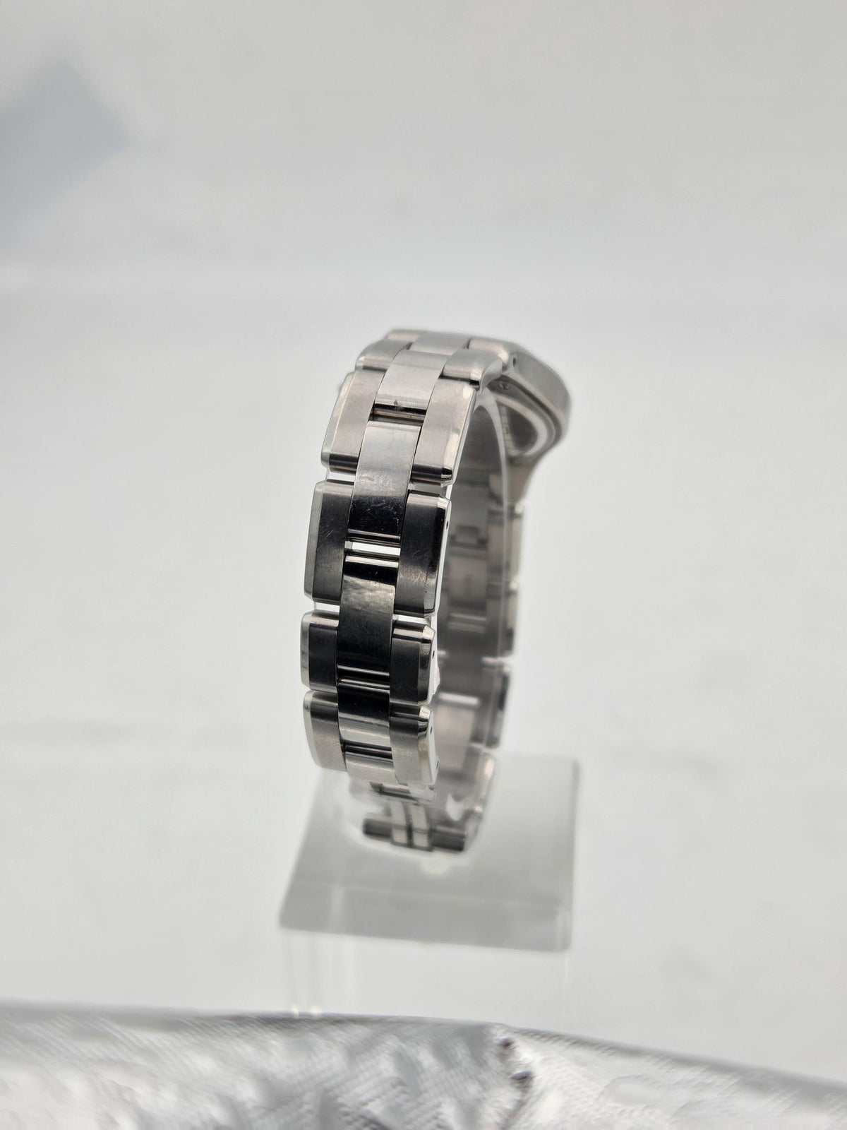 Baume & Mercier 27mm Ladies’ Watch Date Linea Mother of pearl dial 65690