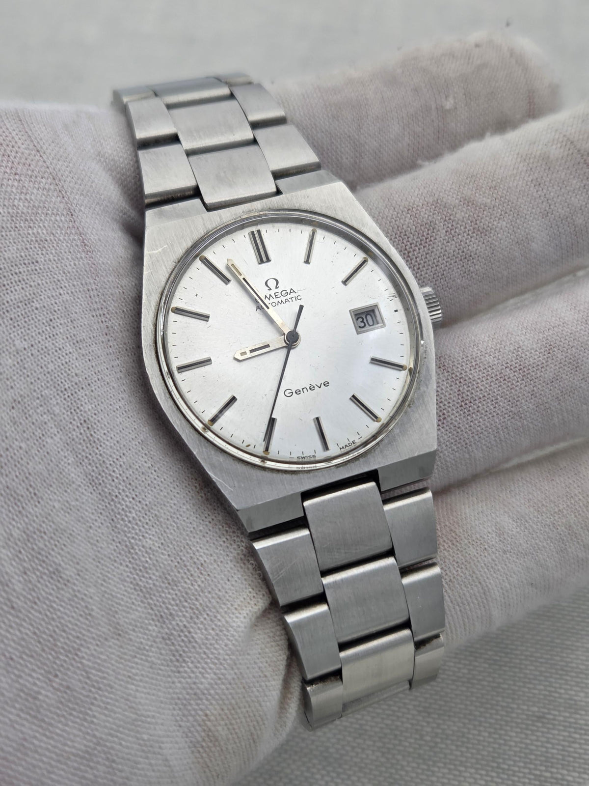Omega Genève Serviced 1y warranty 166.099 sunburst dial