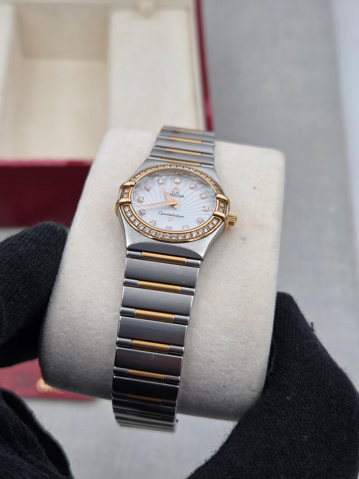 Omega Constellation Lady constellation shell diamonds rose gold