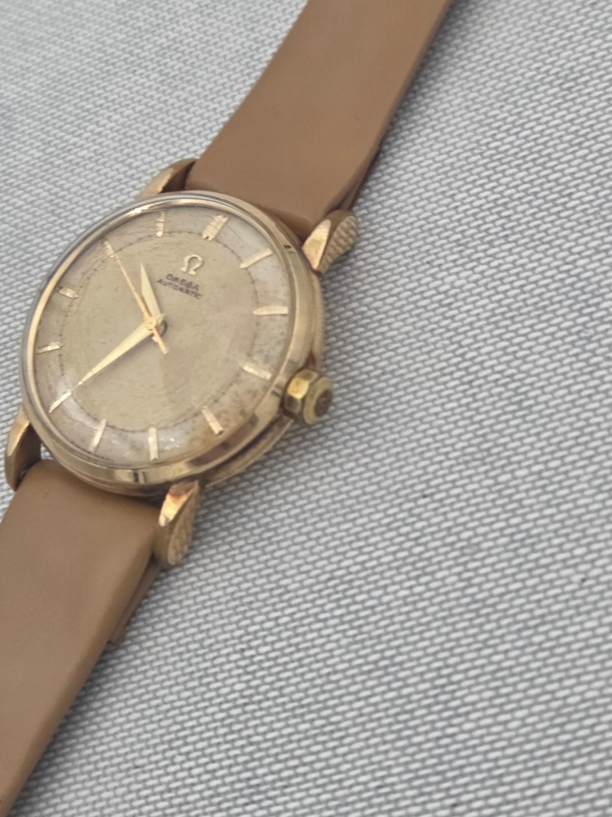 Omega Classic 2865-1 sc 80 micron gold plated honeycomb dial (405)