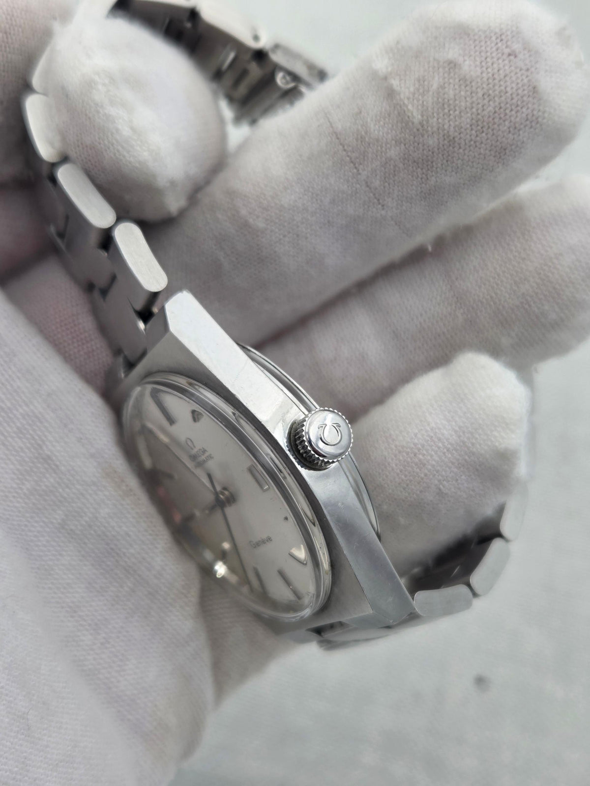 Omega Genève Serviced 1y warranty 166.099 sunburst dial