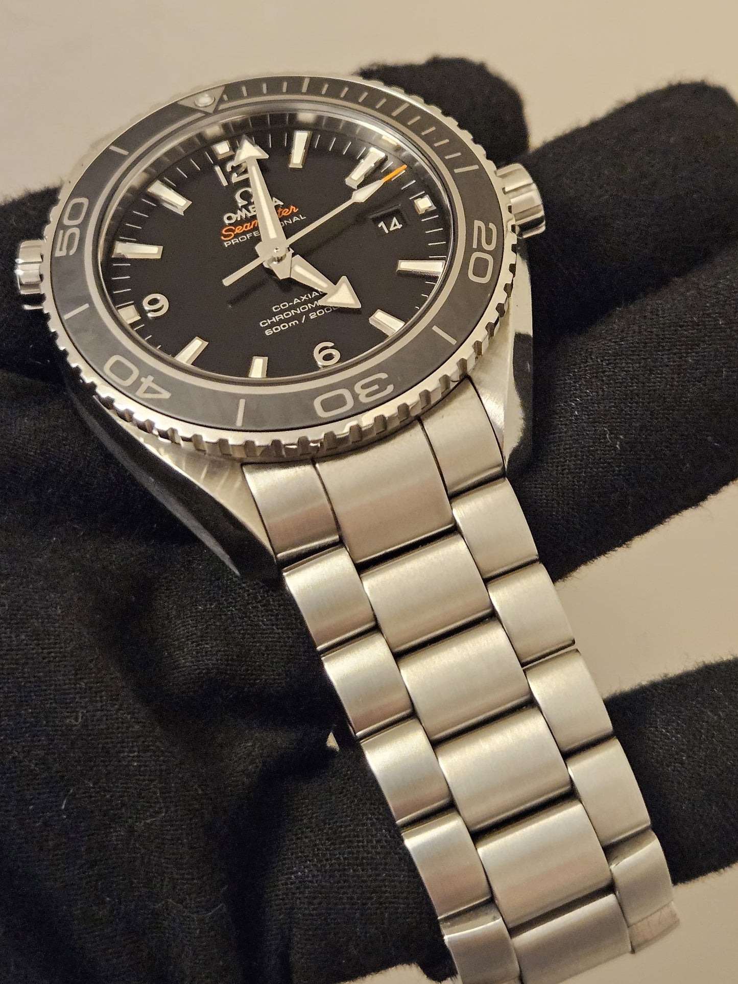 Omega Seamaster planet ocean 46mm 232.30.46.21.01.001