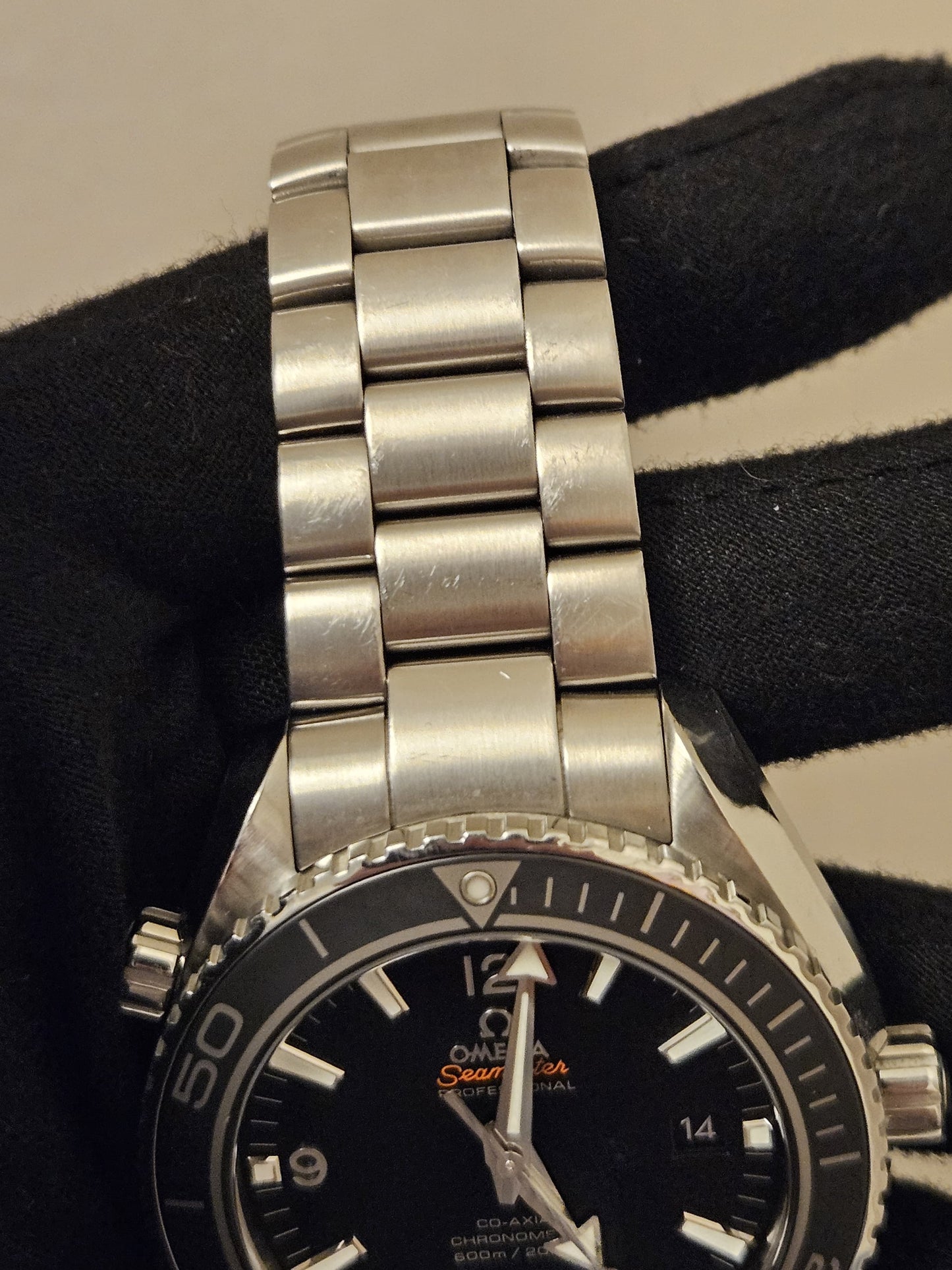 Omega Seamaster planet ocean 46mm 232.30.46.21.01.001