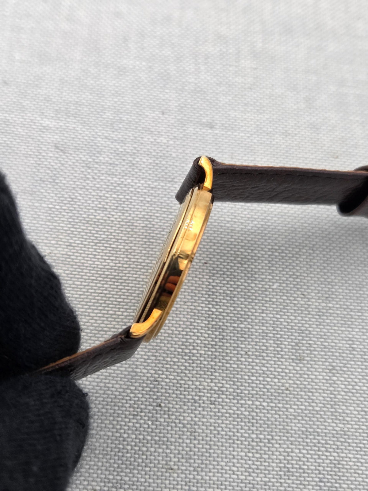 Omega Seamaster Jubilée 18k gold quartz (526)