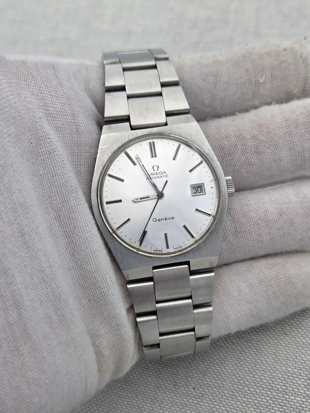 Omega Genève Serviced 1y warranty 166.099 sunburst dial