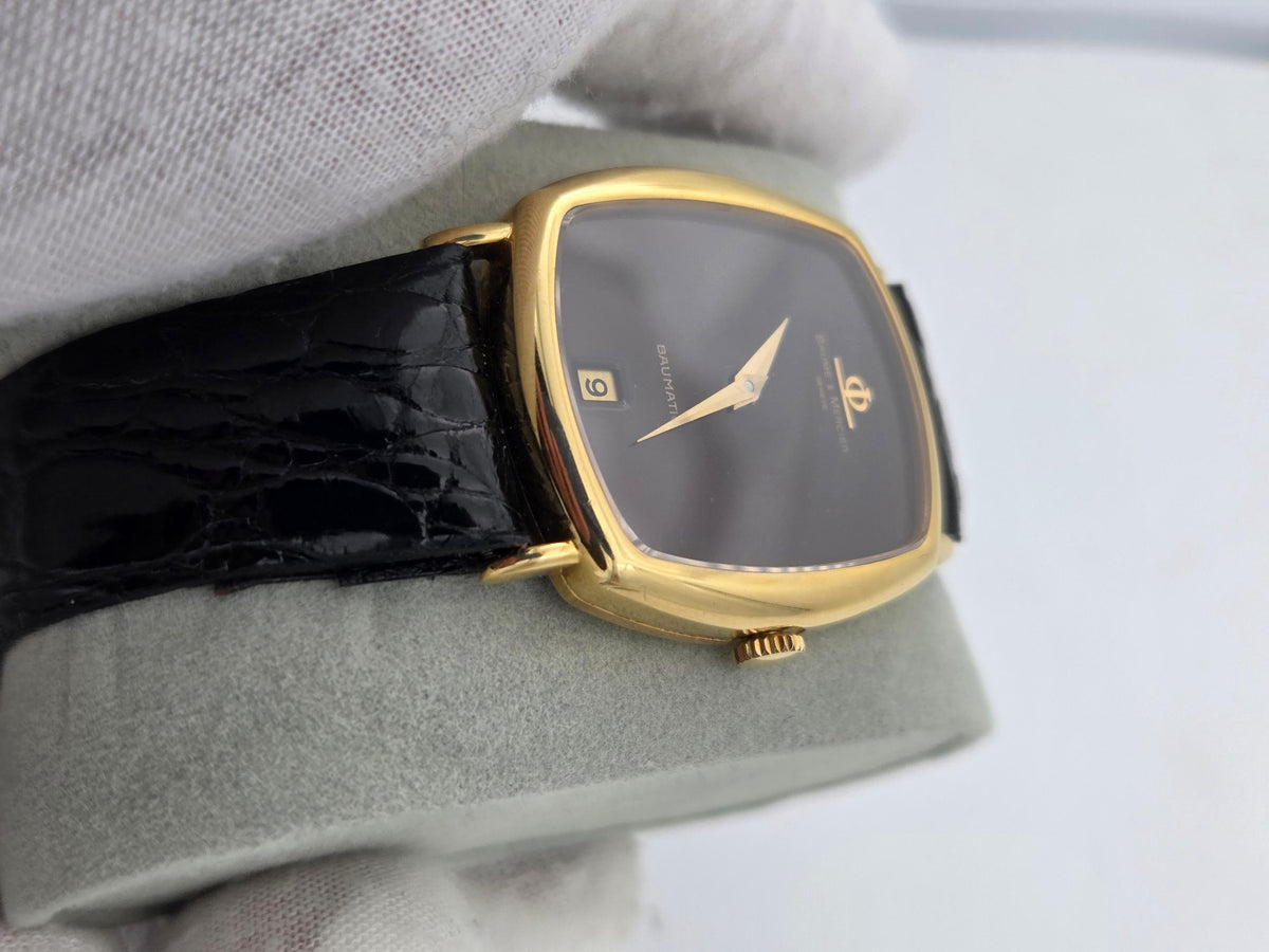 Baume & Mercier Baumatic Serviced and warranty , solid 18k gold with a beautiful dial