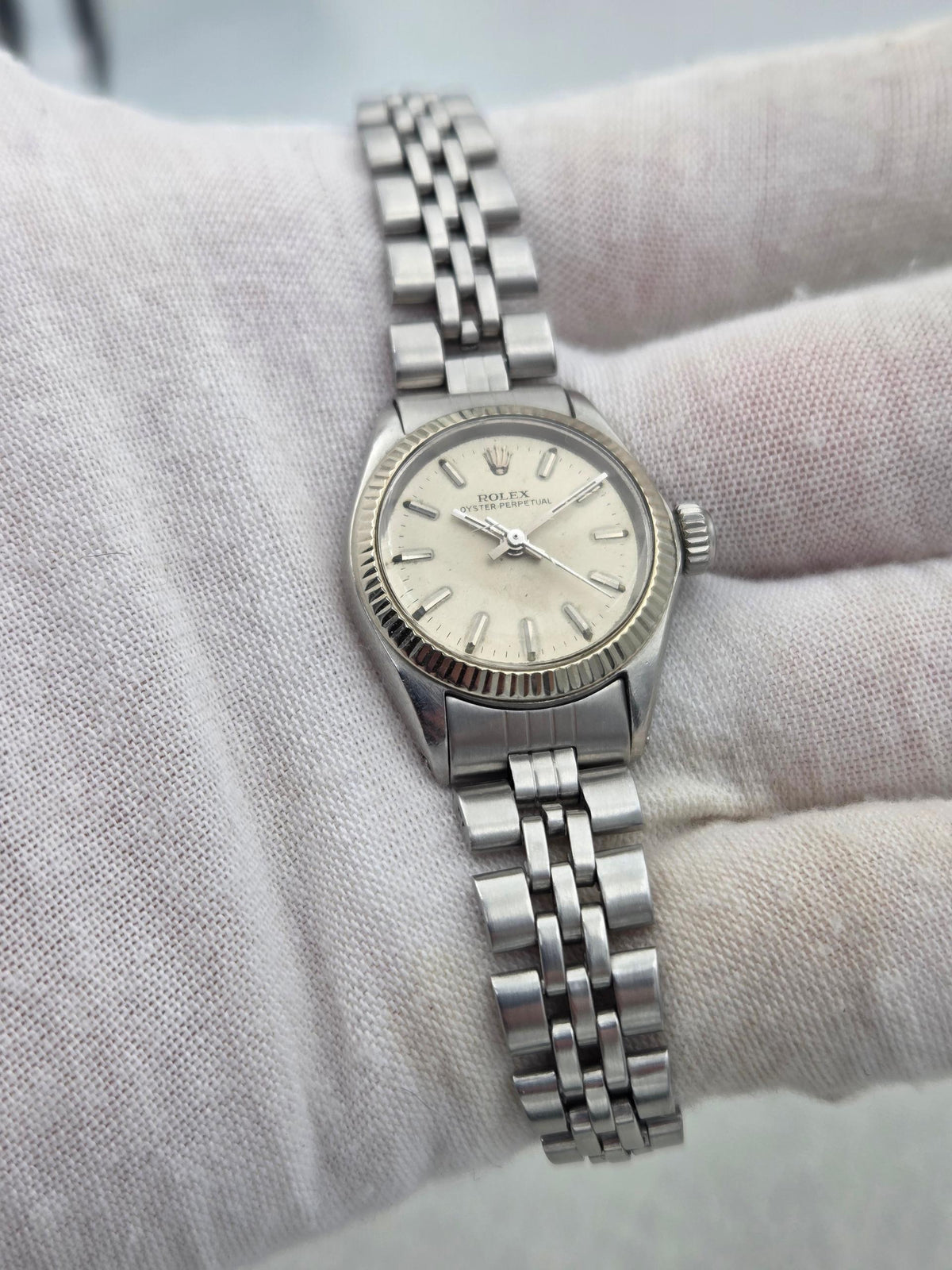 Rolex Oyster Perpetual Serviced 1y warranty similar to datejust