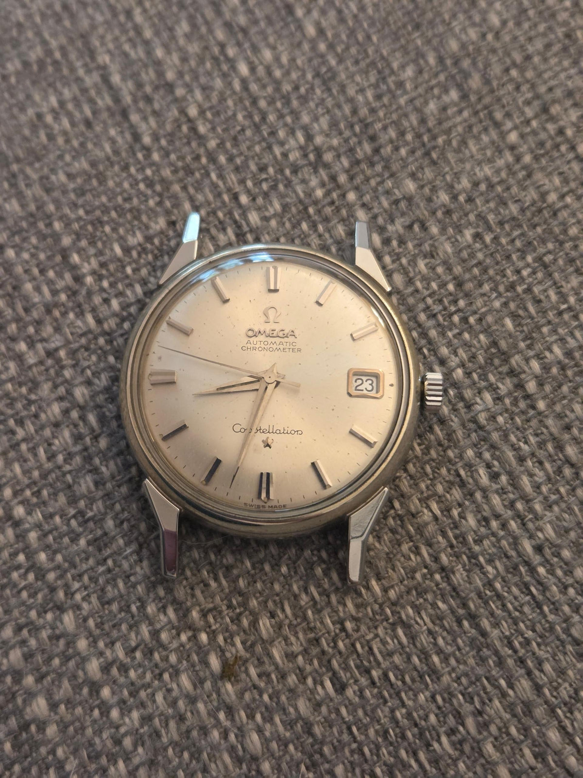 Omega Constellation Dogleg cal 561 similar to 168.005