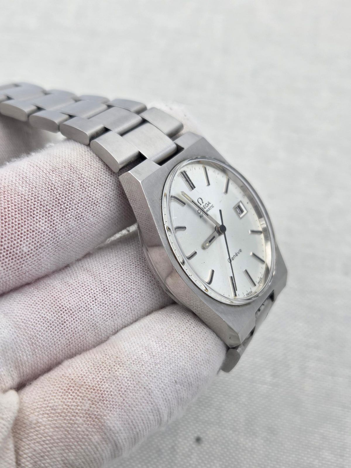 Omega Genève Serviced 1y warranty 166.099 sunburst dial