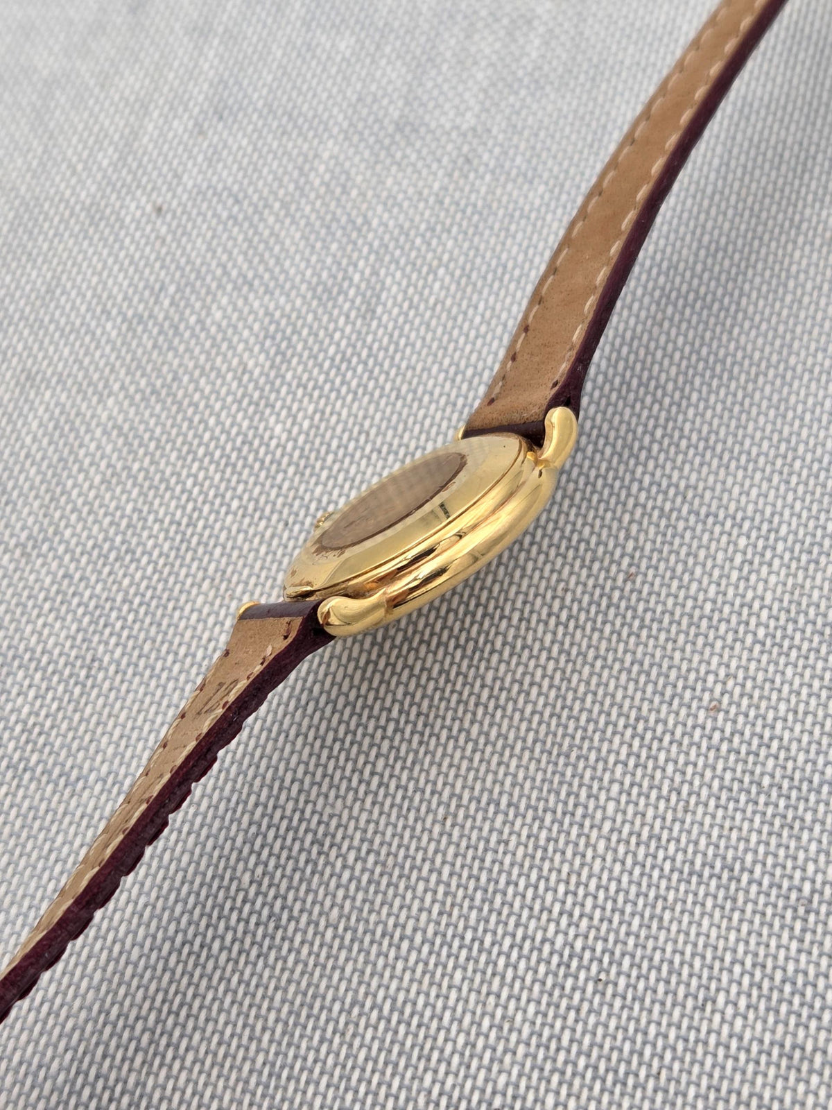Baume & Mercier Classique 24mm 18k gold quartz baume