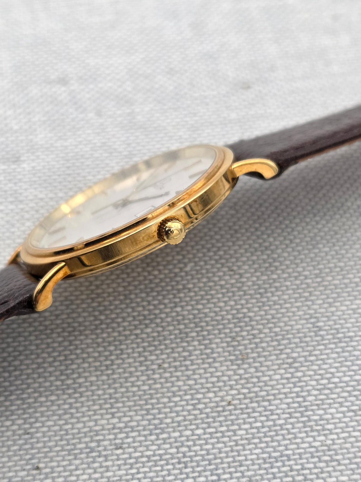Omega Seamaster Jubilée 18k gold quartz (526)