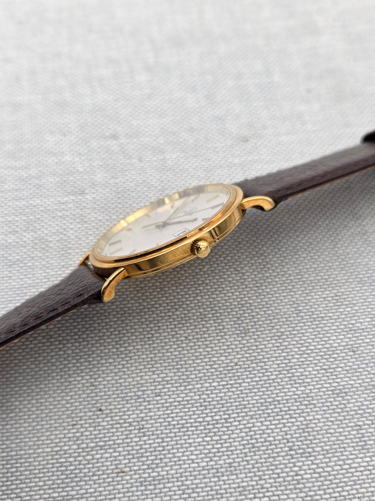Omega Seamaster Jubilée 18k gold quartz (526)