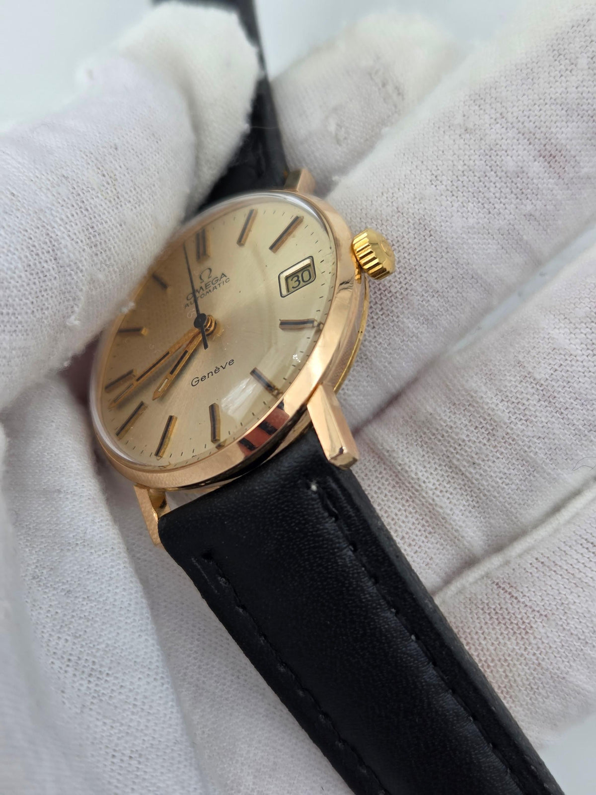 Omega Genève 18k gold , serviced, Genève automatic