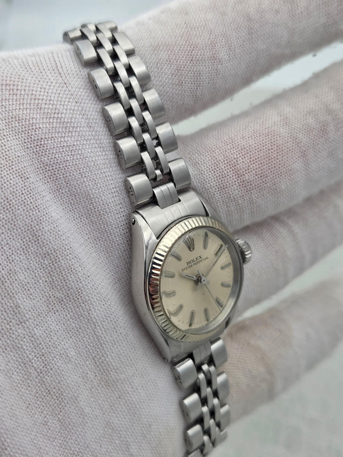 Rolex Oyster Perpetual Serviced 1y warranty similar to datejust