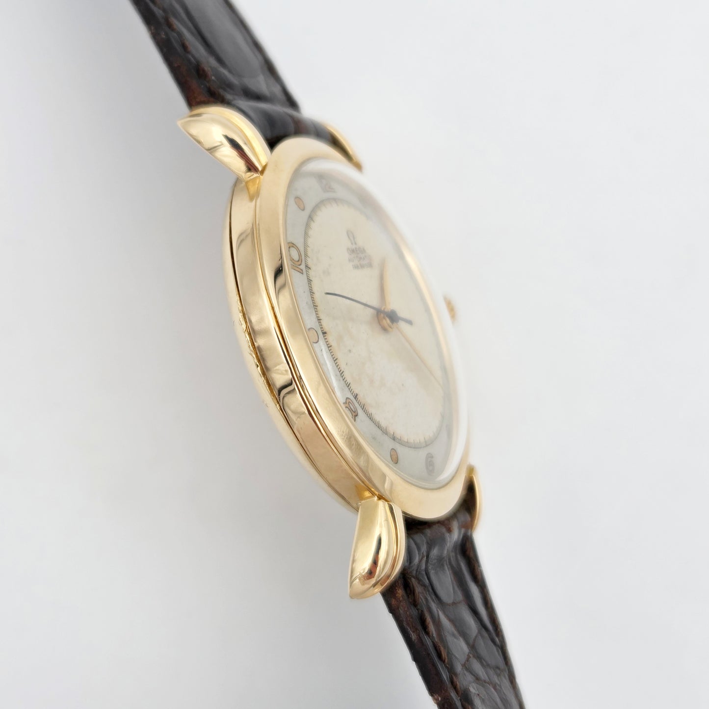 Omega Vintage Automatic “Bumper” Wristwatch, 18K Yellow Gold, 35mm circa 1944