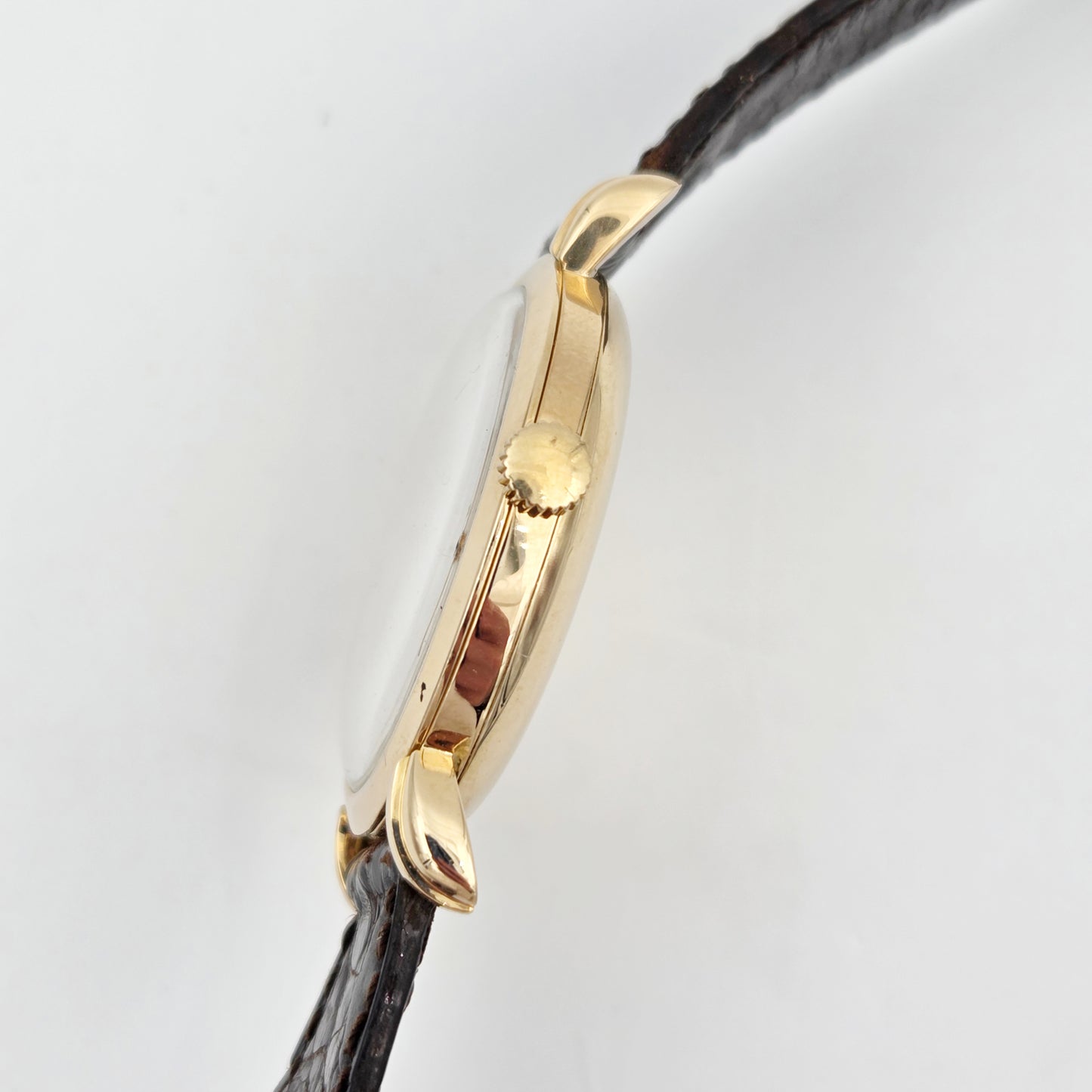 Omega Vintage Automatic “Bumper” Wristwatch, 18K Yellow Gold, 35mm circa 1944