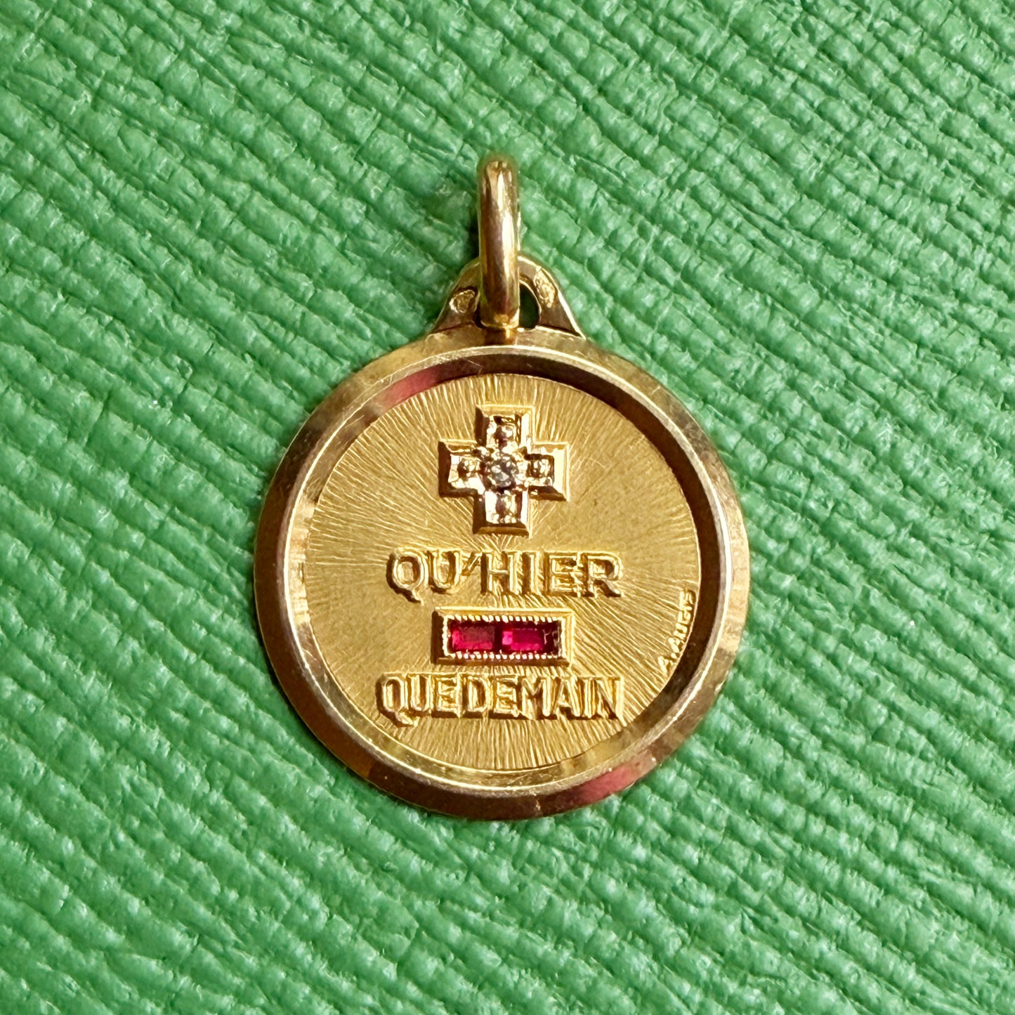 Vintage 18k yellow gold Augis love pendant inscribed plus qu'hier moins que demain, Lyon circa 1950s, diamond cross and baguette ruby setting, bevelled rim, eagle hallmark