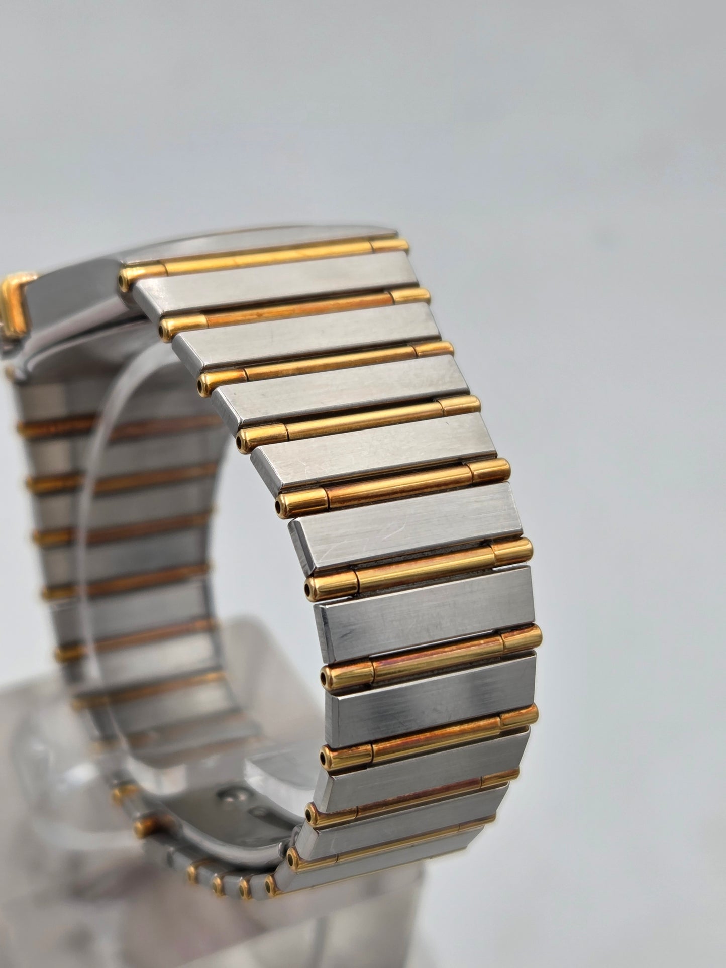 Omega Constellation date  Manhattan ref 396.1070 397.1080