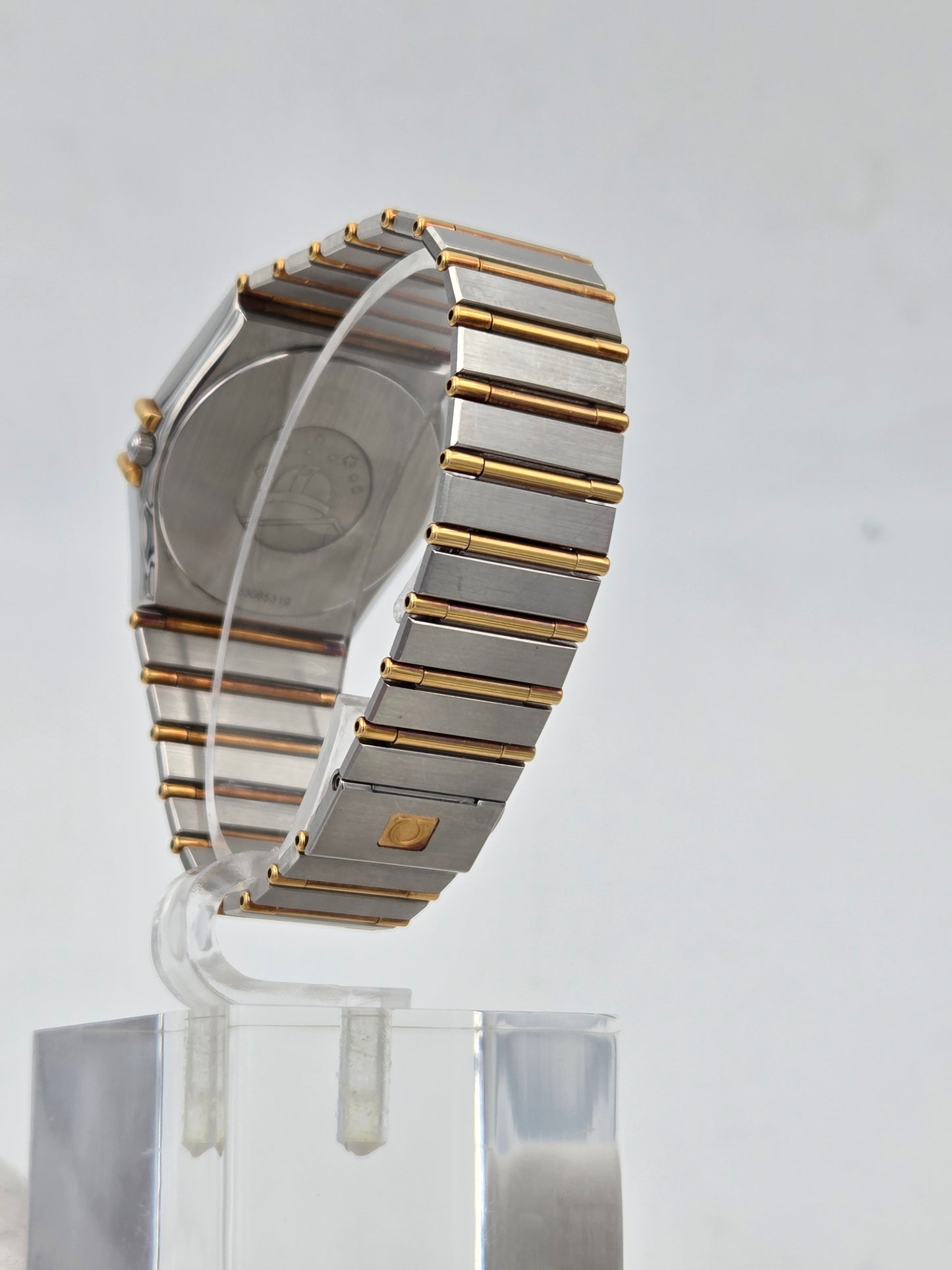 Omega Constellation date  Manhattan ref 396.1070 397.1080