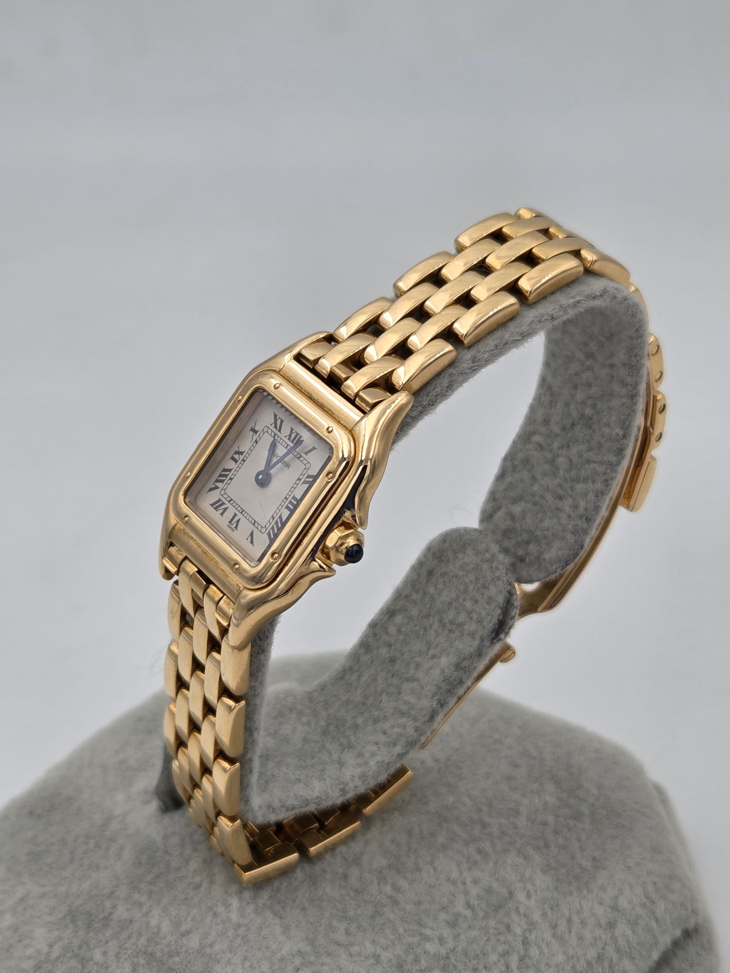 Cartier panthère small 18k gold 86691 box. Serviced