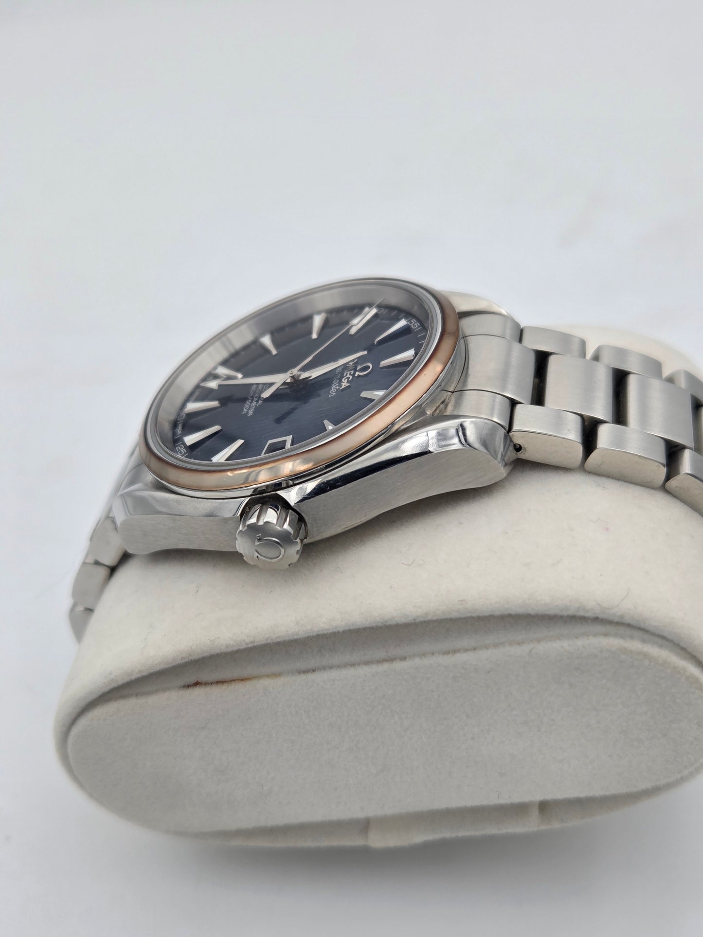 Omega aqua terra 39mm blue dial Skyfall James bond 231.10.39.21.03.001