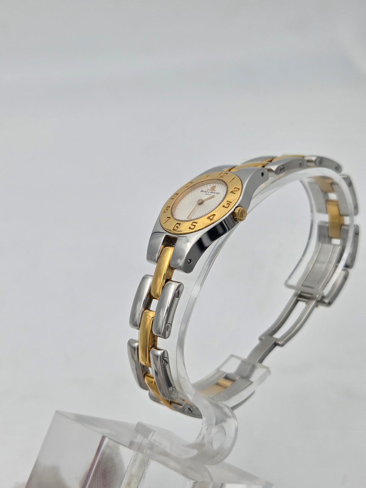 Baume et Mercier linea quartz 22mm guilloché dial mv045203