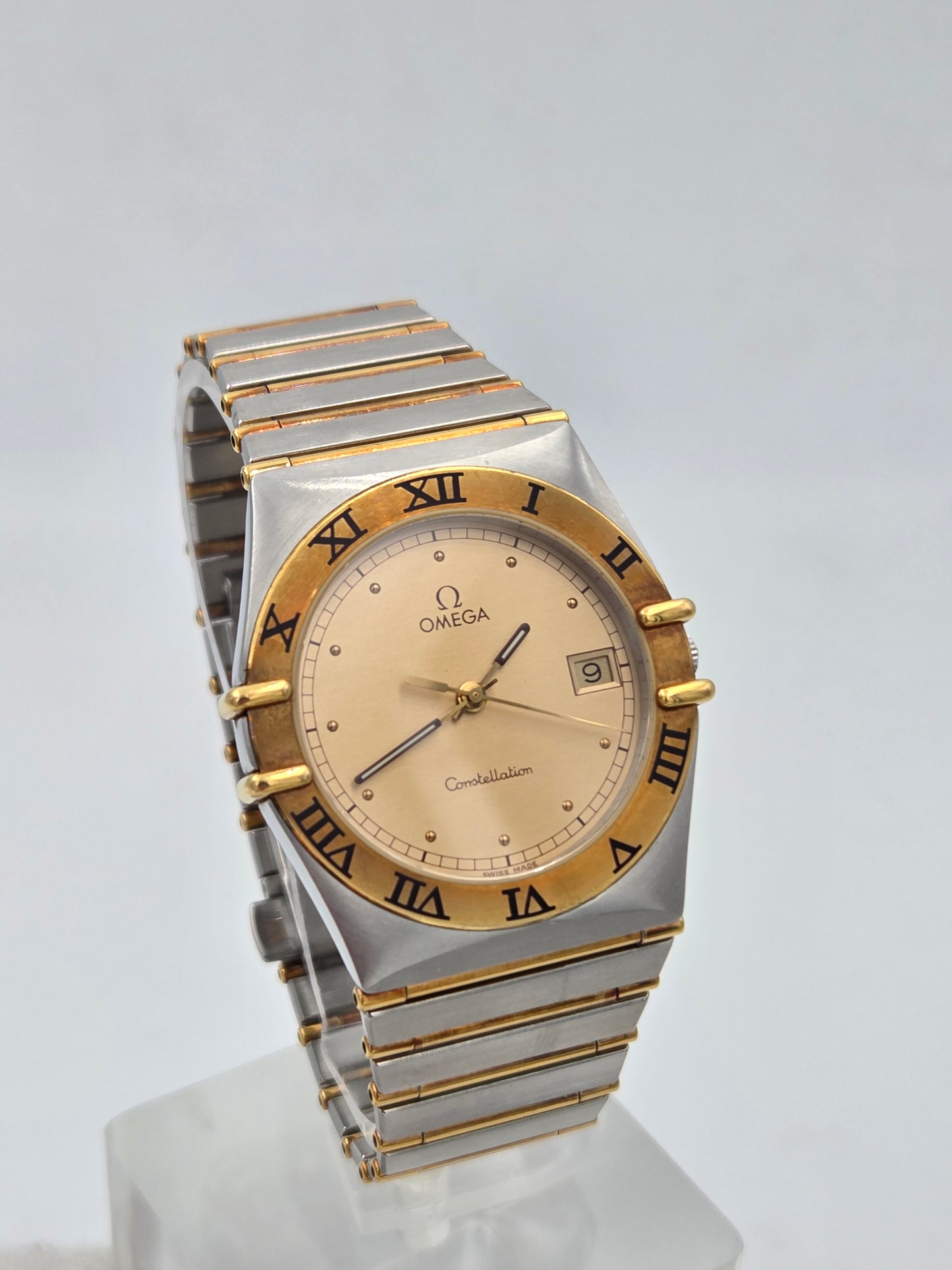 Omega Constellation date  Manhattan ref 396.1070 397.1080