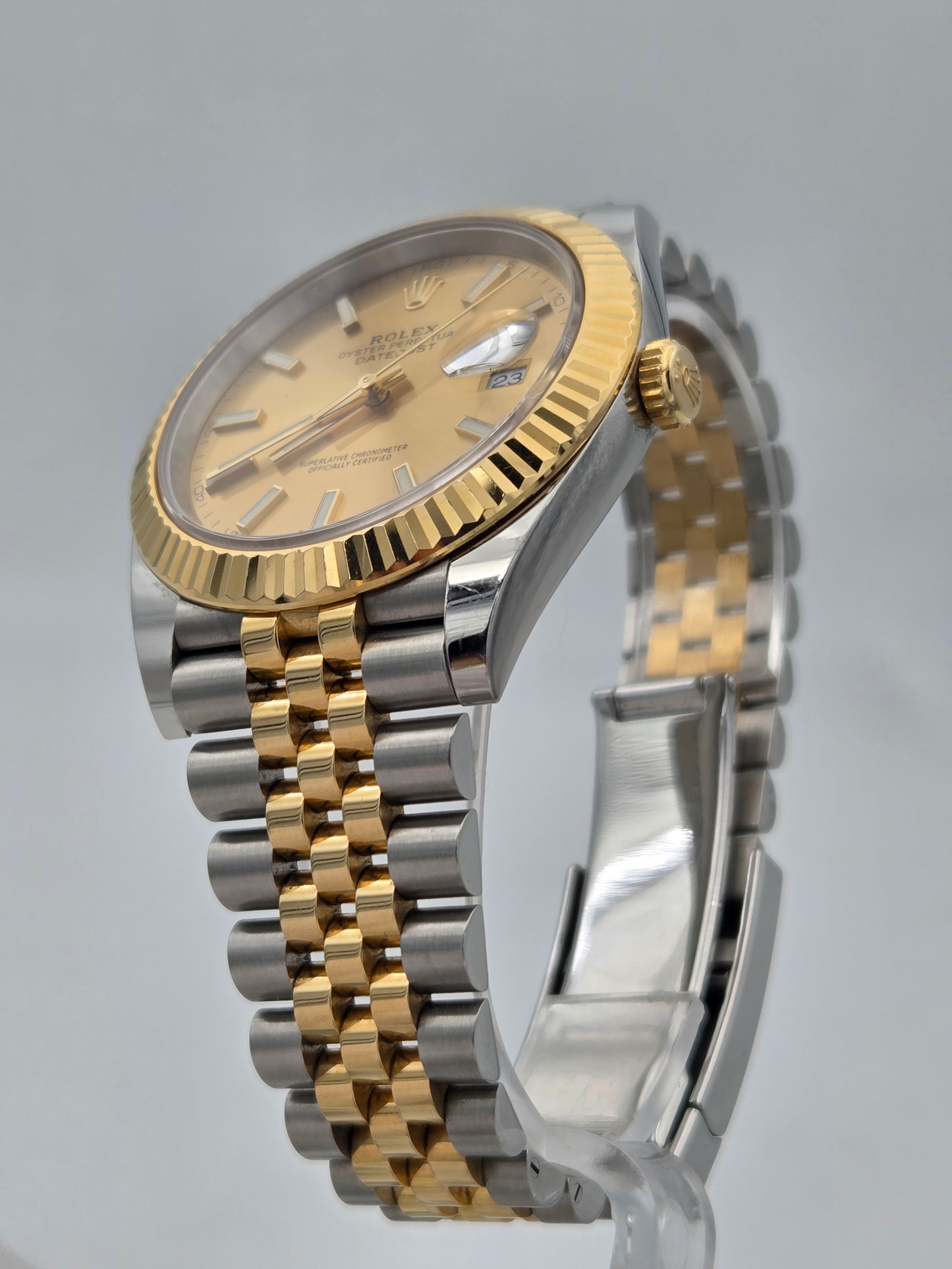 Rolex Datejust 41mm fluted bezel jubilee bracelet steel and gold Champaign dial ref 126333 full set 2023