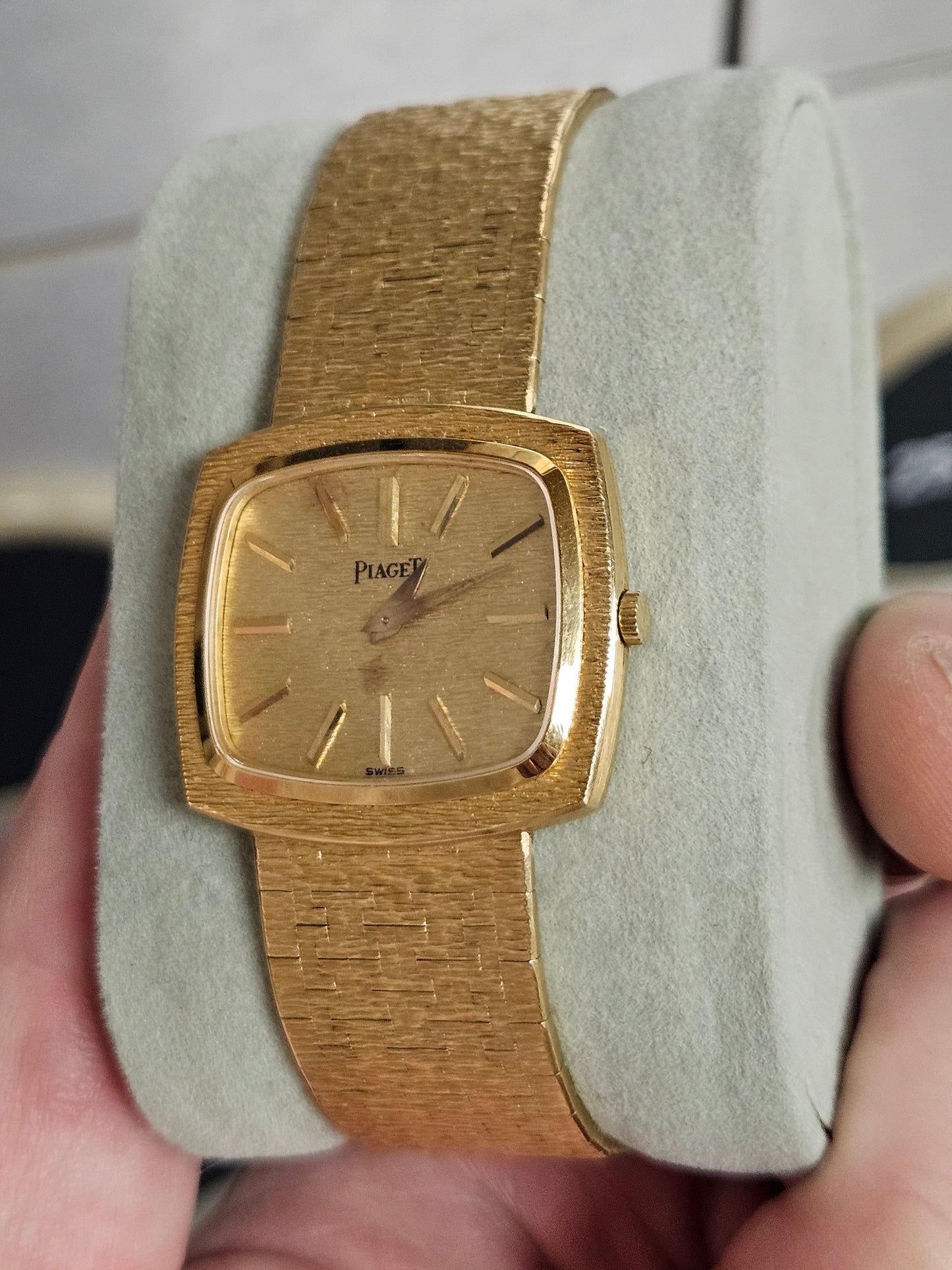 Piaget Vintage 18K Gold TV Ref 9572A6 - With Original Box