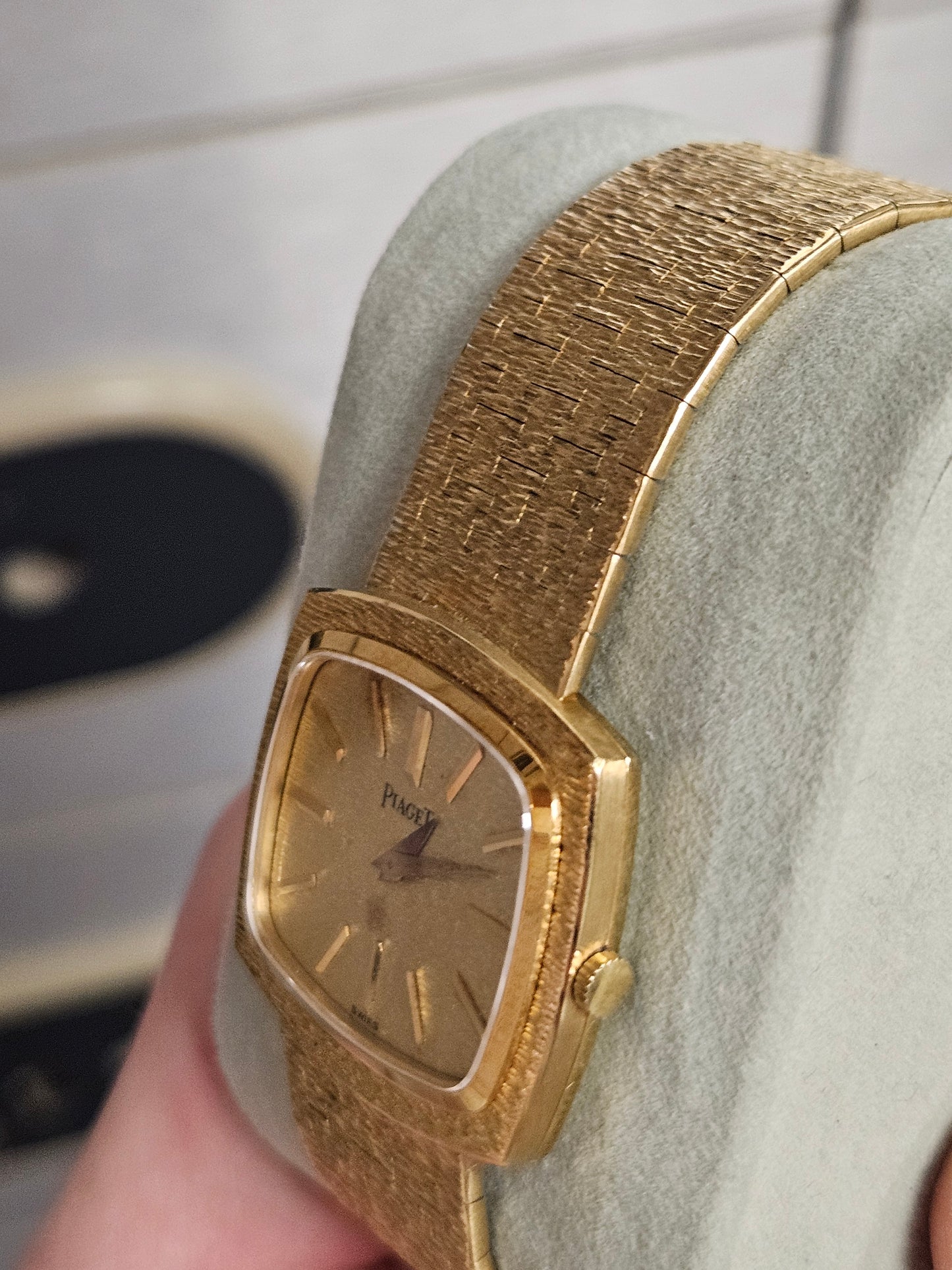 Piaget Vintage 18K Gold TV Ref 9572A6 - With Original Box