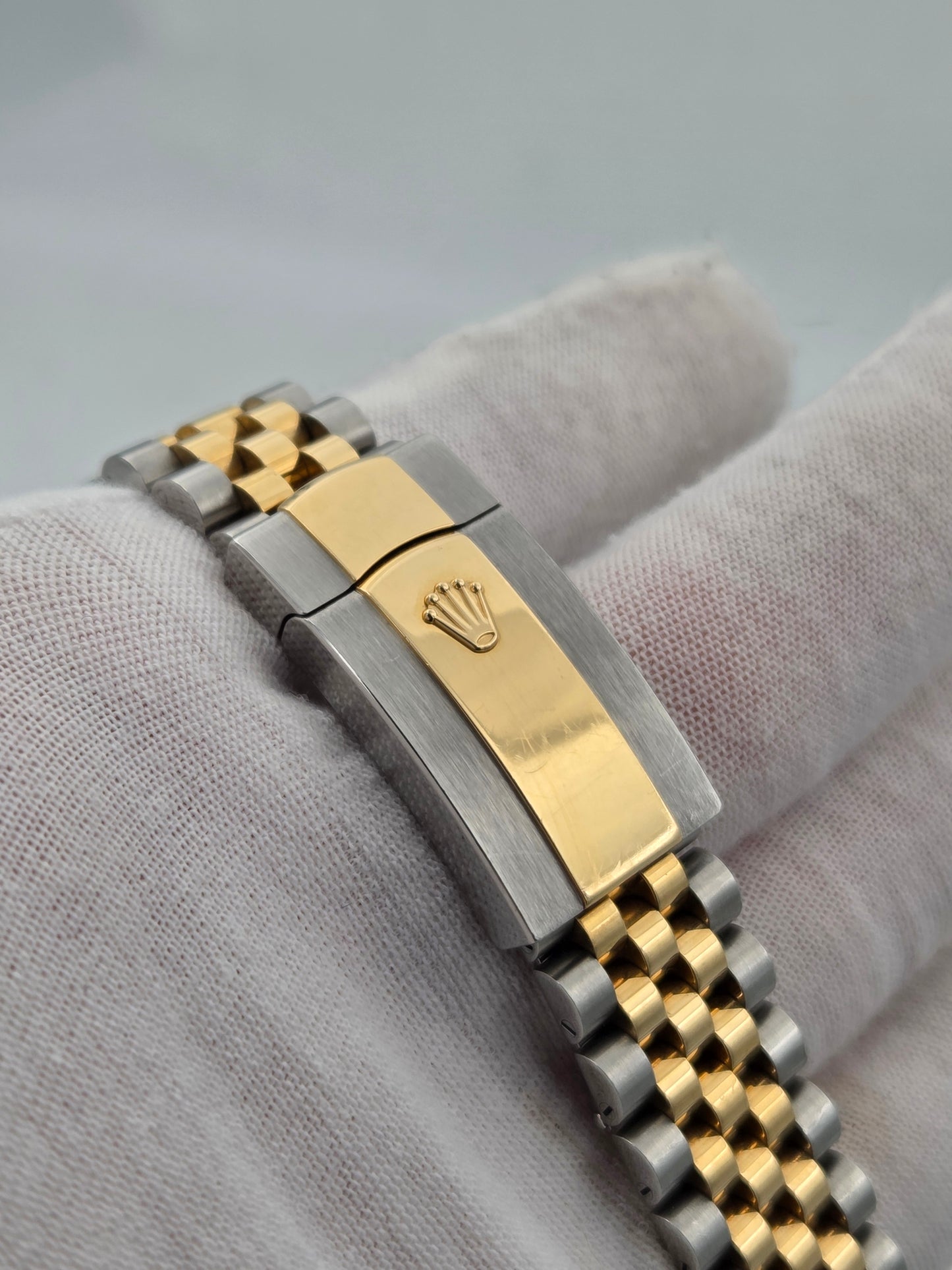 Rolex Datejust 41mm fluted bezel jubilee bracelet steel and gold Champaign dial ref 126333 full set 2023