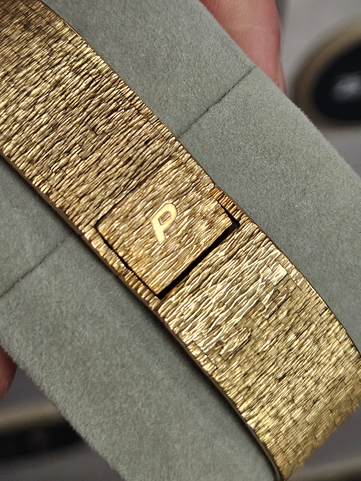Piaget Vintage 18K Gold TV Ref 9572A6 - With Original Box