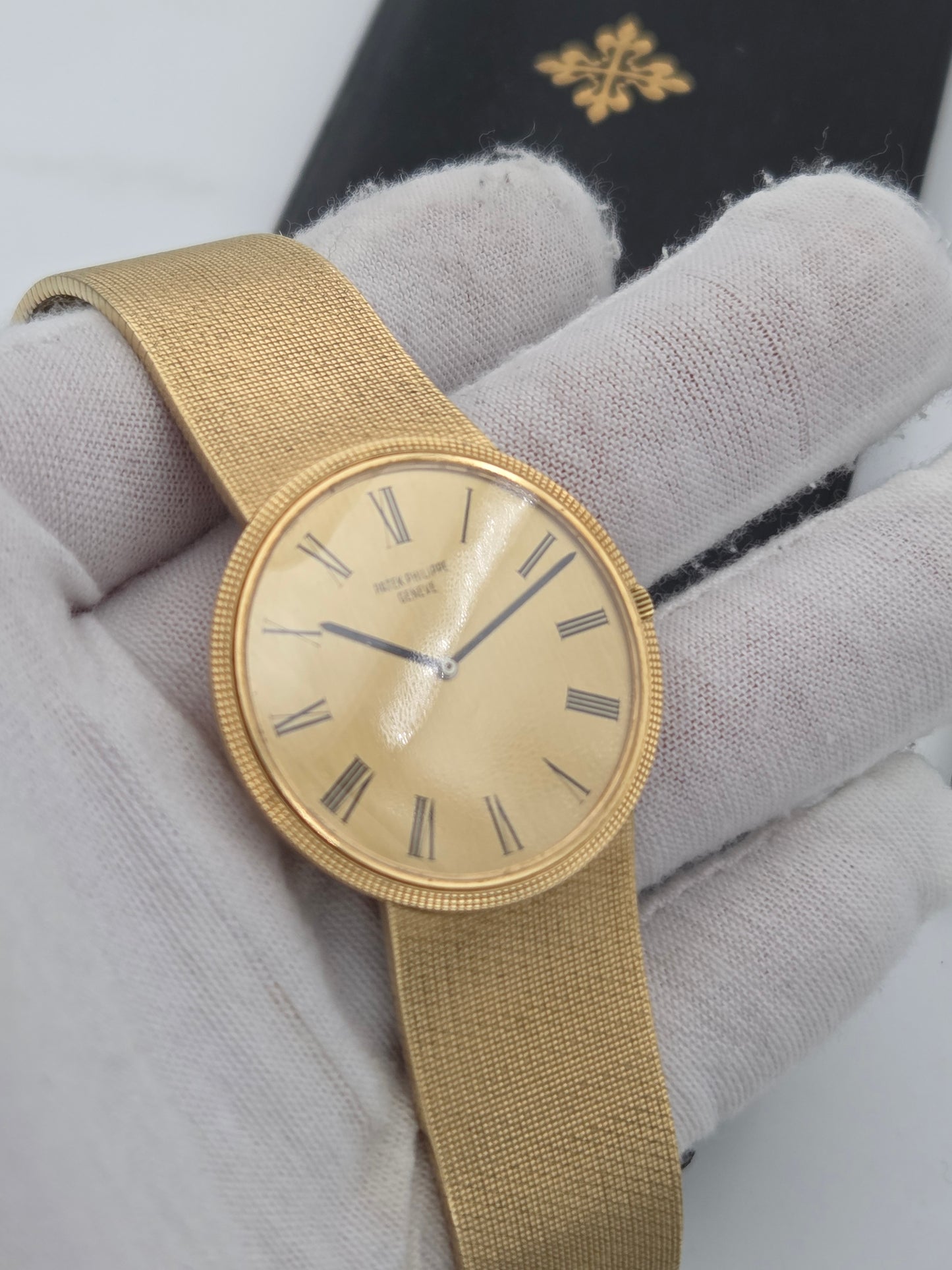 Patek philippe ref 3588 new old stock full set 1974 18k gold clous de paris