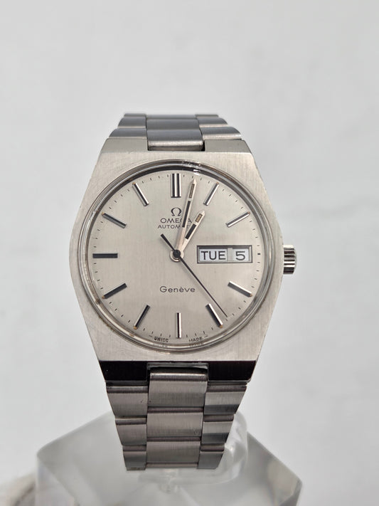 Omega Genève automatic day date vintage ref 166.0125 grey dial integrated bracelet