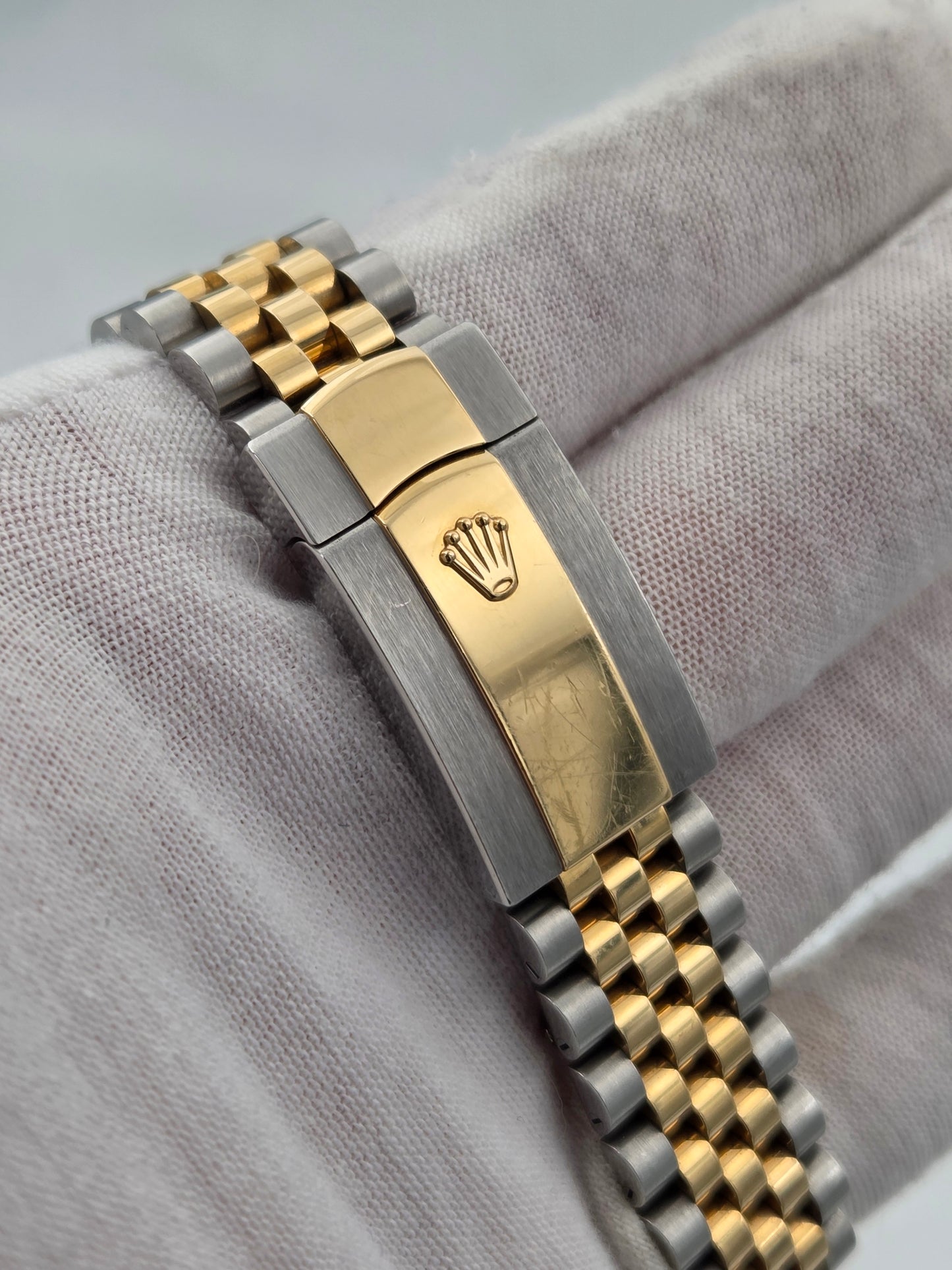 Rolex Datejust 41mm fluted bezel jubilee bracelet steel and gold Champaign dial ref 126333 full set 2023