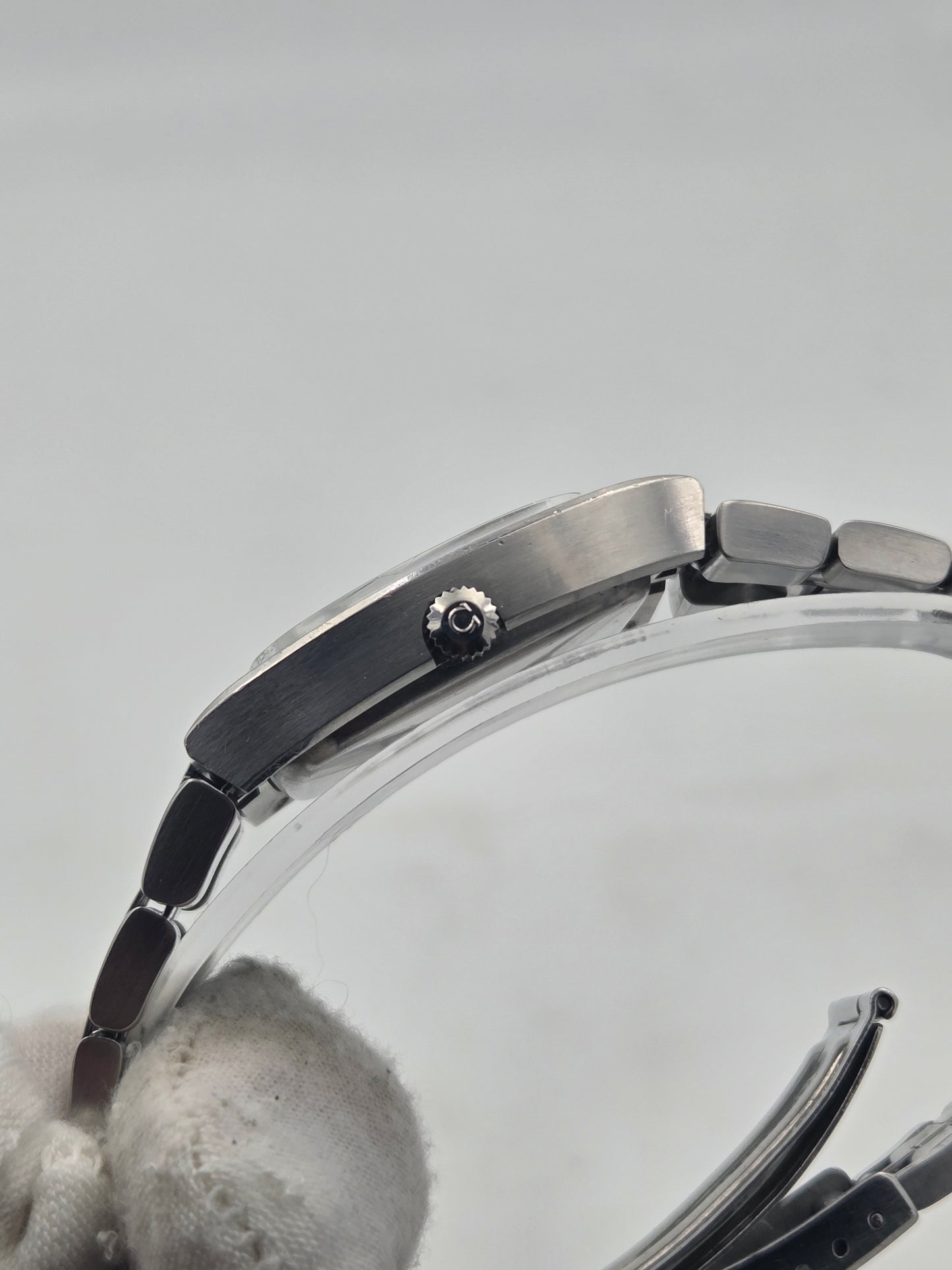 Omega Constellation chronometer tv case 168.047