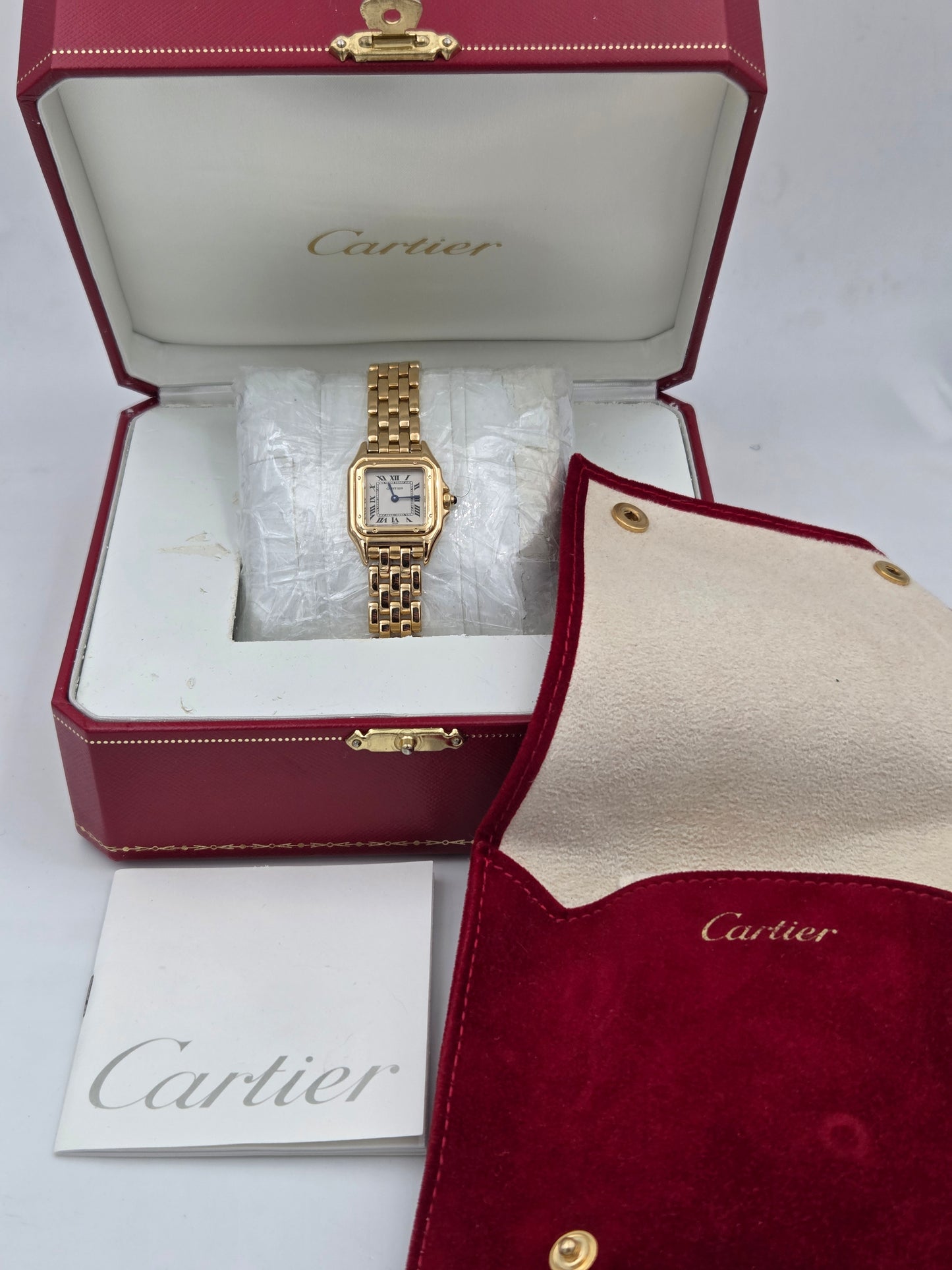 Cartier panthère small 18k gold 86691 box. Serviced