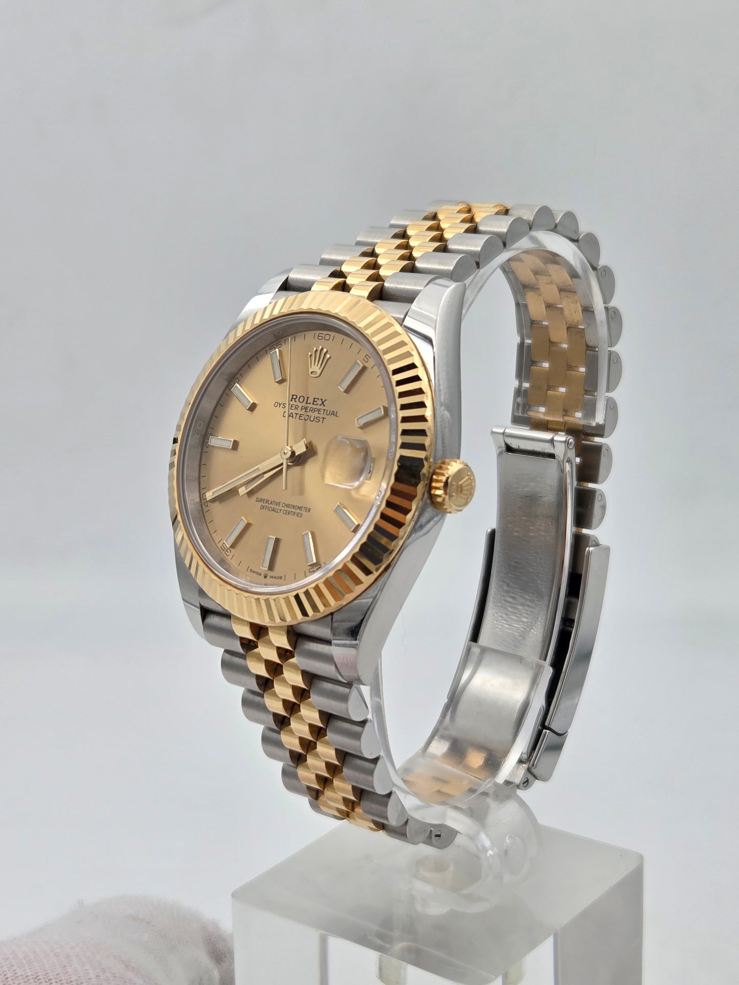 Rolex Datejust 41mm fluted bezel jubilee bracelet steel and gold Champaign dial ref 126333 full set 2023
