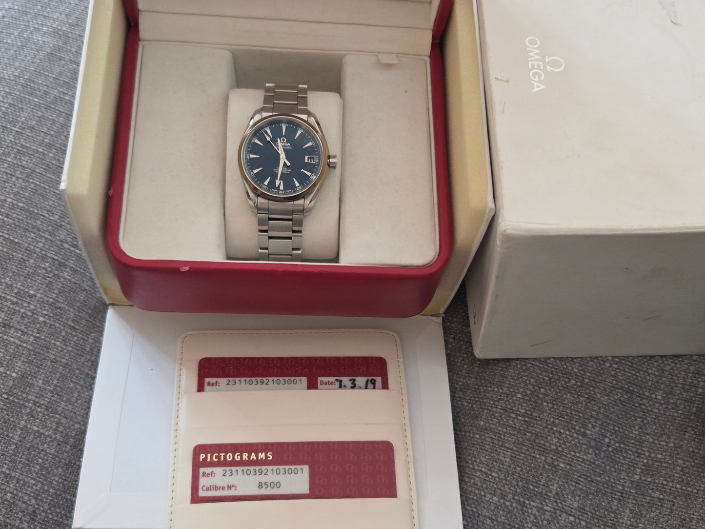 Omega aqua terra 39mm blue dial Skyfall James bond 231.10.39.21.03.001