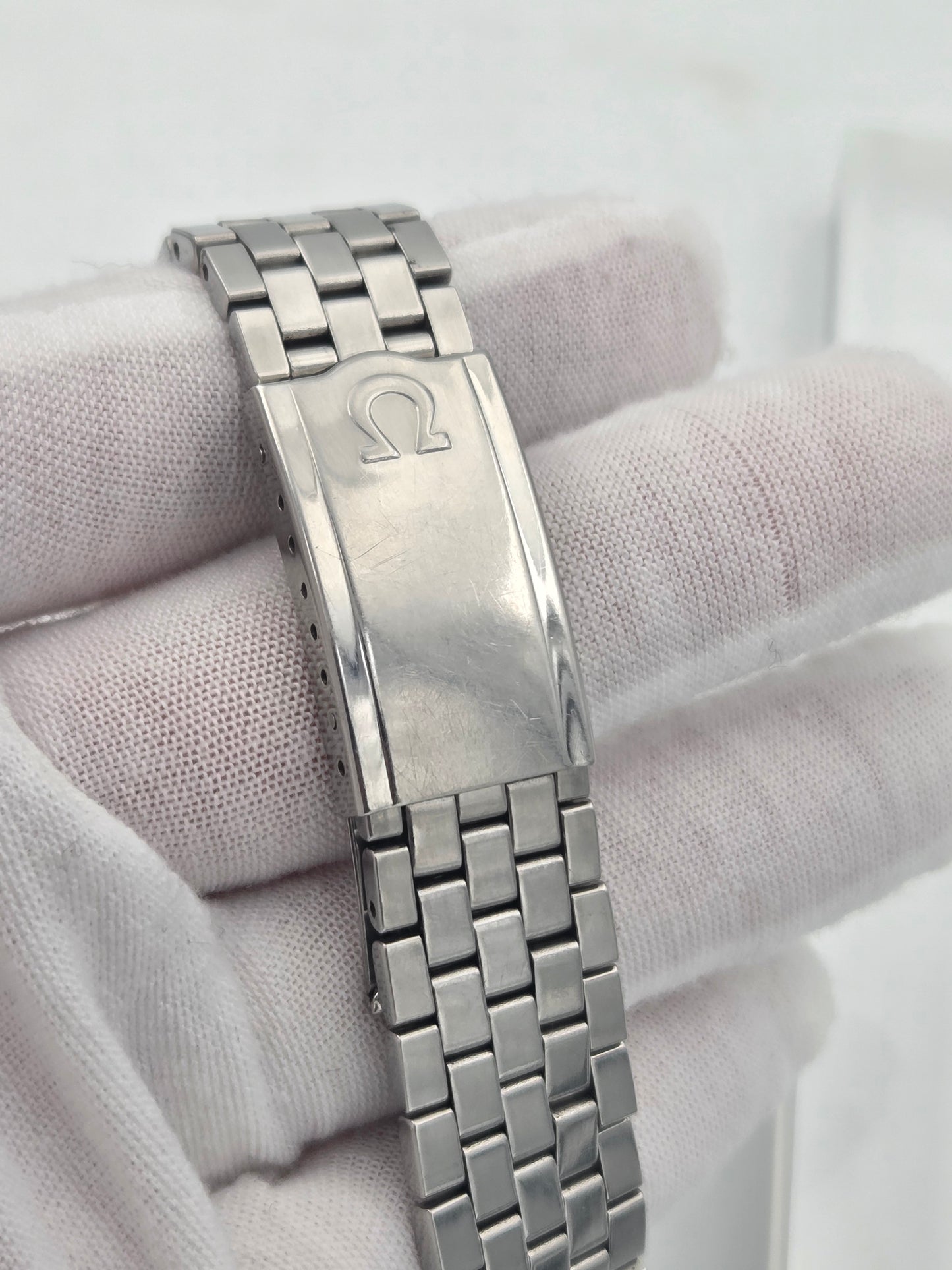 Omega Constellation C-Shape, Turler linen dial – Ref. 168.019 35mm x 40mm