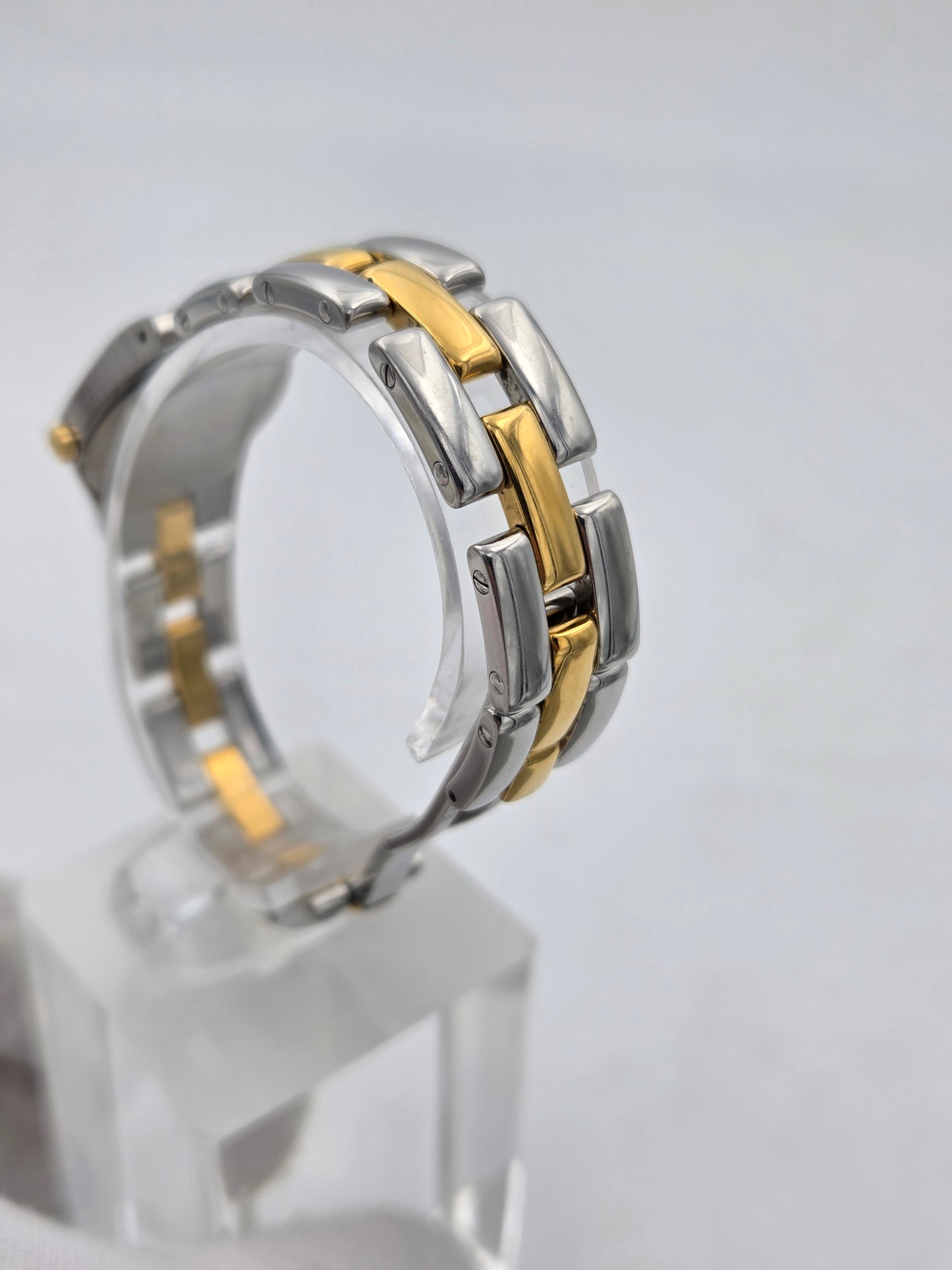 Baume et Mercier linea quartz 22mm guilloché dial mv045203