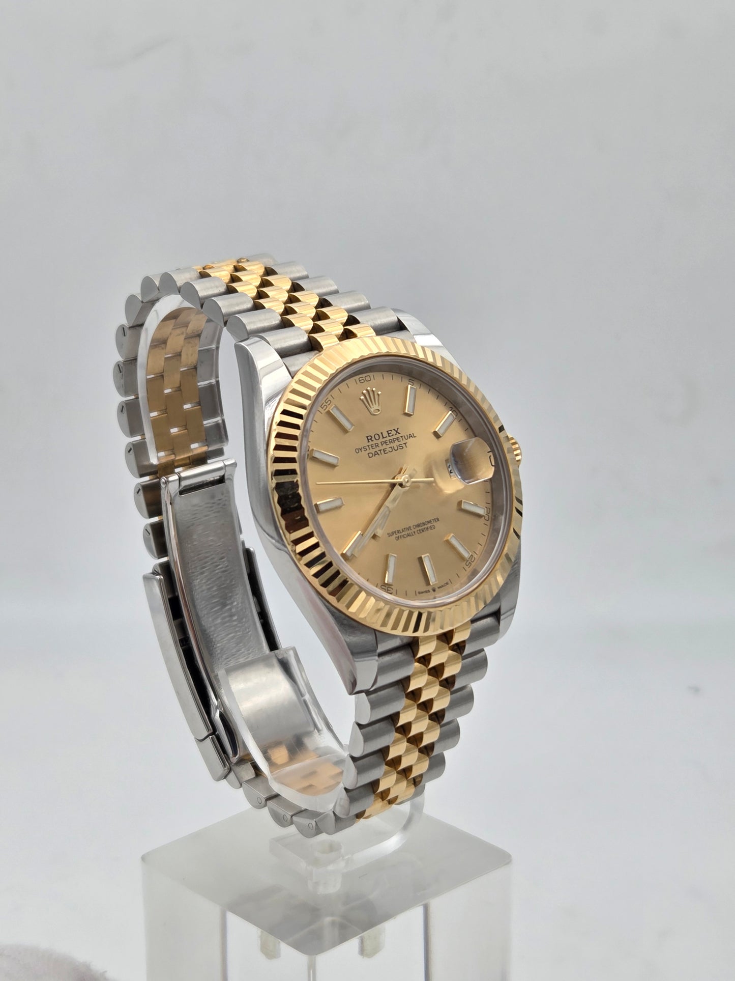 Rolex Datejust 41mm fluted bezel jubilee bracelet steel and gold Champaign dial ref 126333 full set 2023