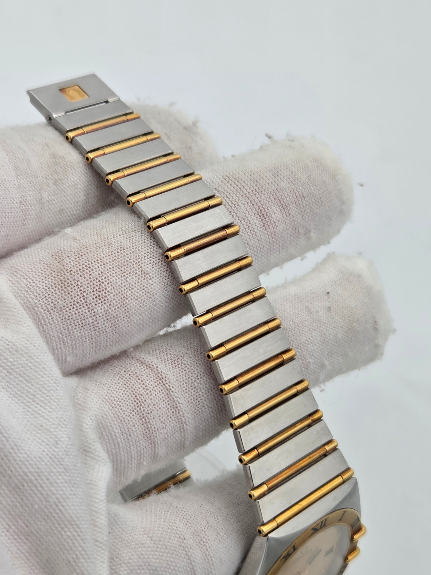 Omega Constellation date  Manhattan ref 396.1070 397.1080