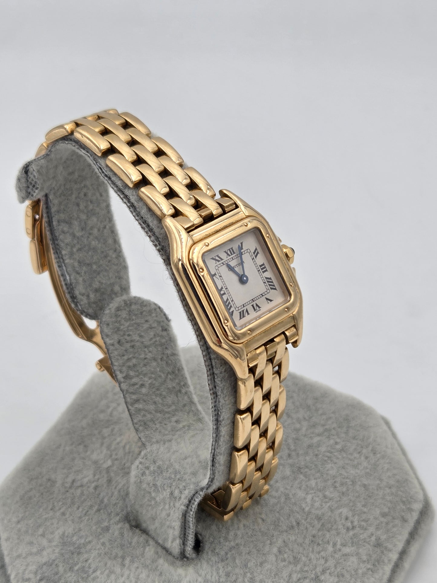 Cartier panthère small 18k gold 86691 box. Serviced