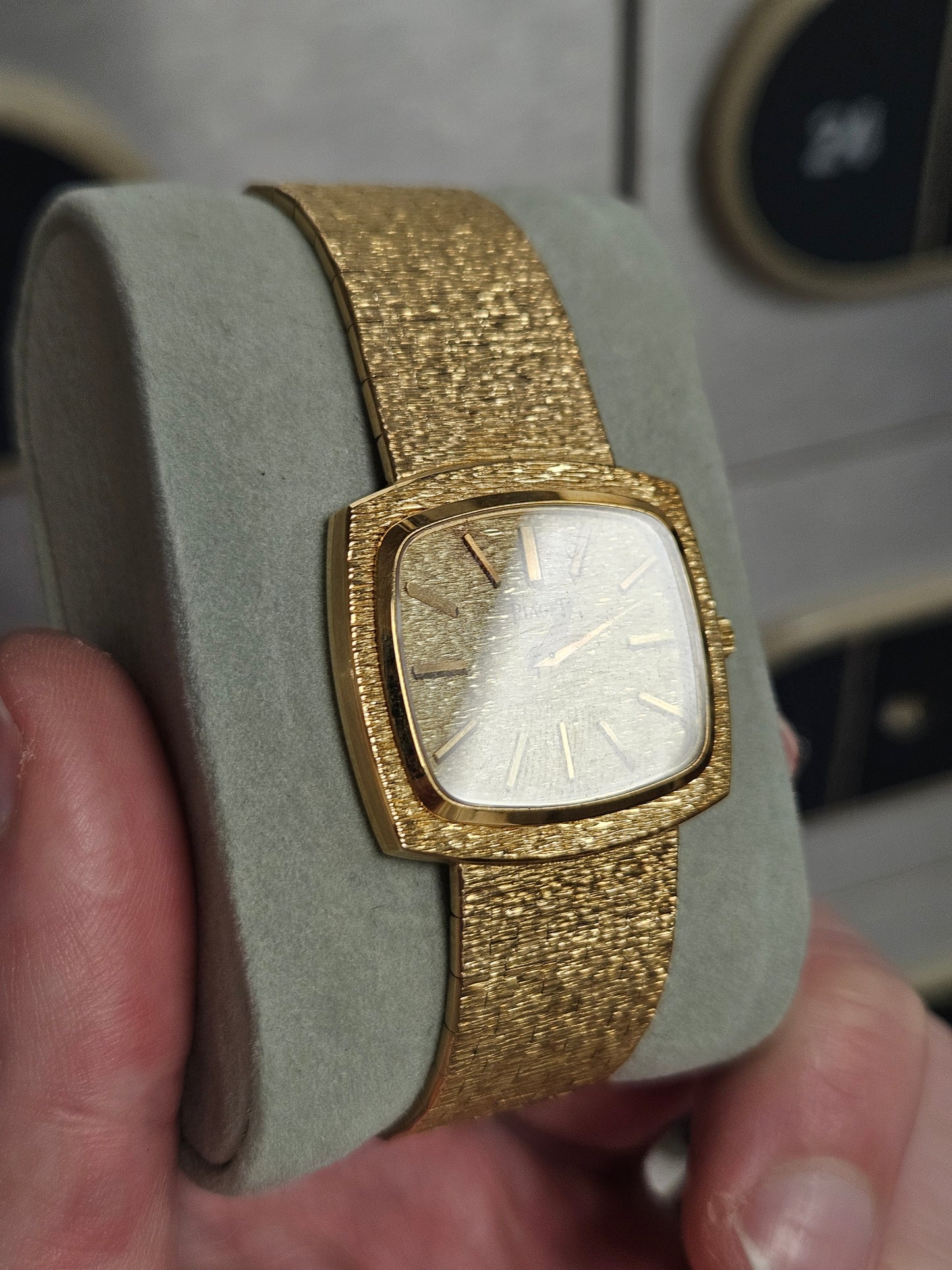 Piaget Vintage 18K Gold TV Ref 9572A6 - With Original Box