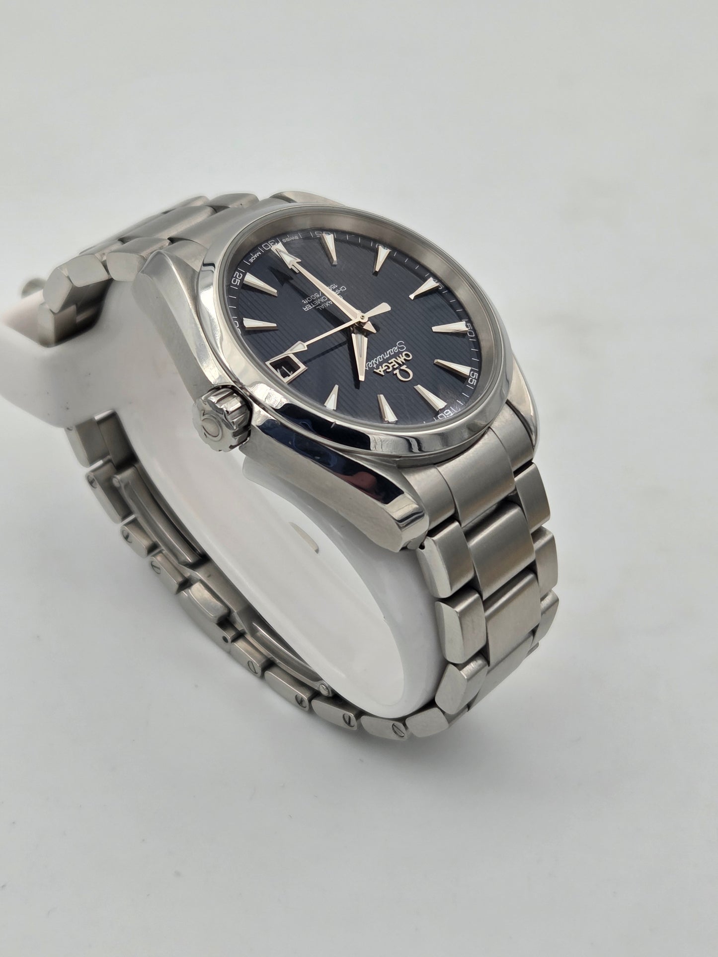 Omega aqua terra Skyfall 231.10.39.21.03.001 blue dial