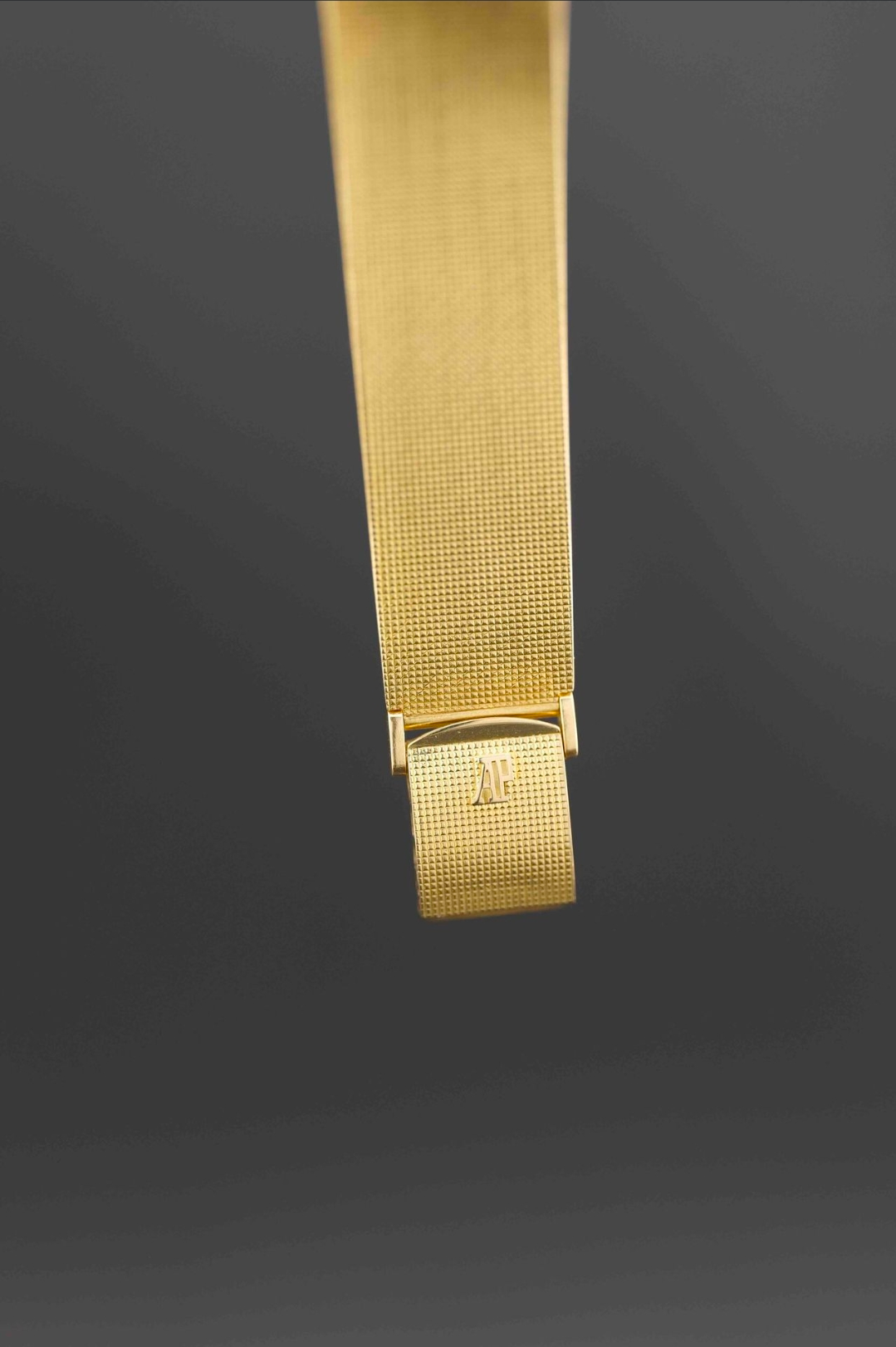 Audemars Piguet 18k gold Calatrava "Clous de Paris" Hobnail Vintage in exceptional condition